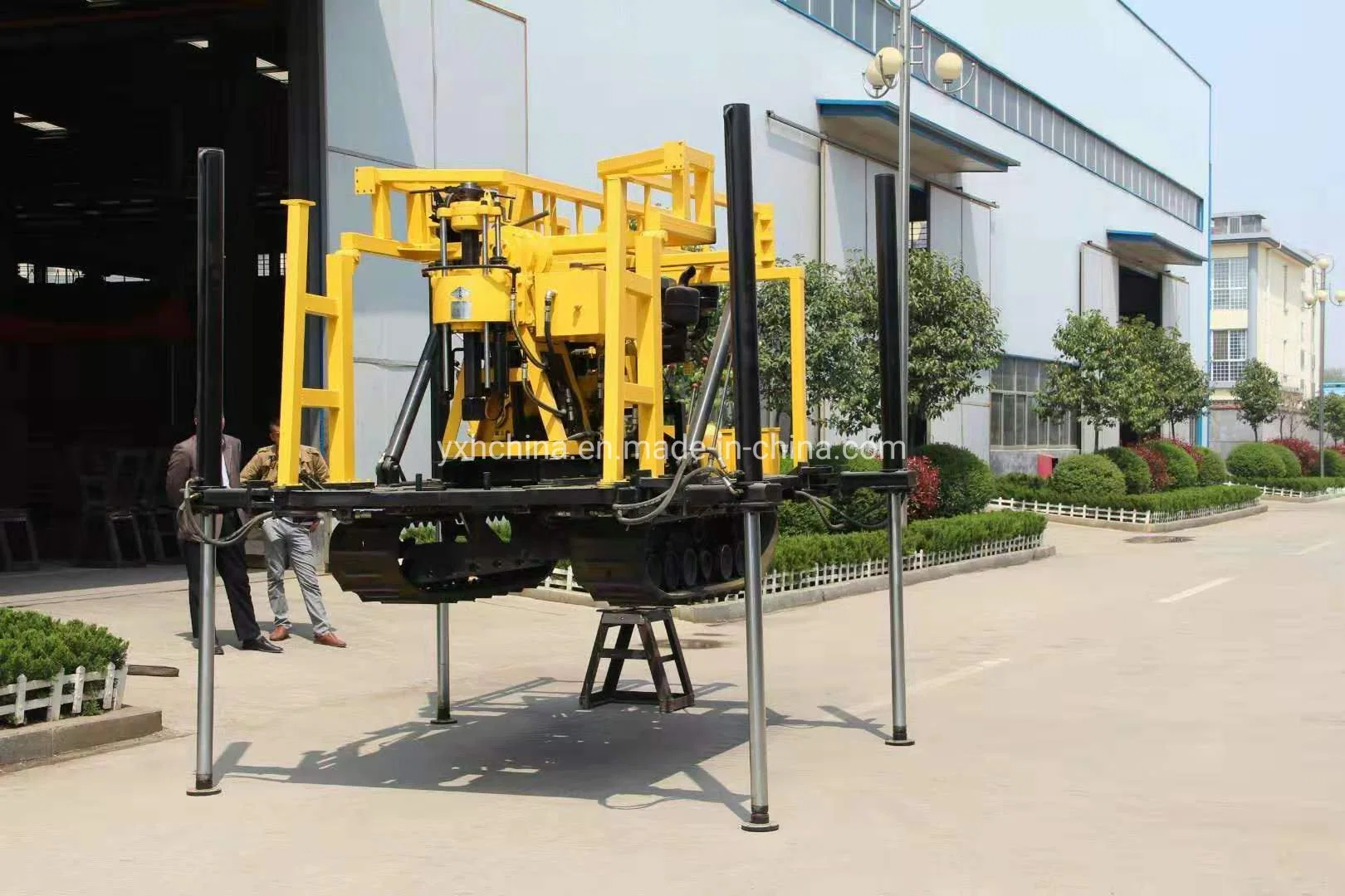 200m High Power Geological Survey Hard Rock Hydraulic Water Well Borehole Diamond Core Drilling Rig Machine with Mud Pump