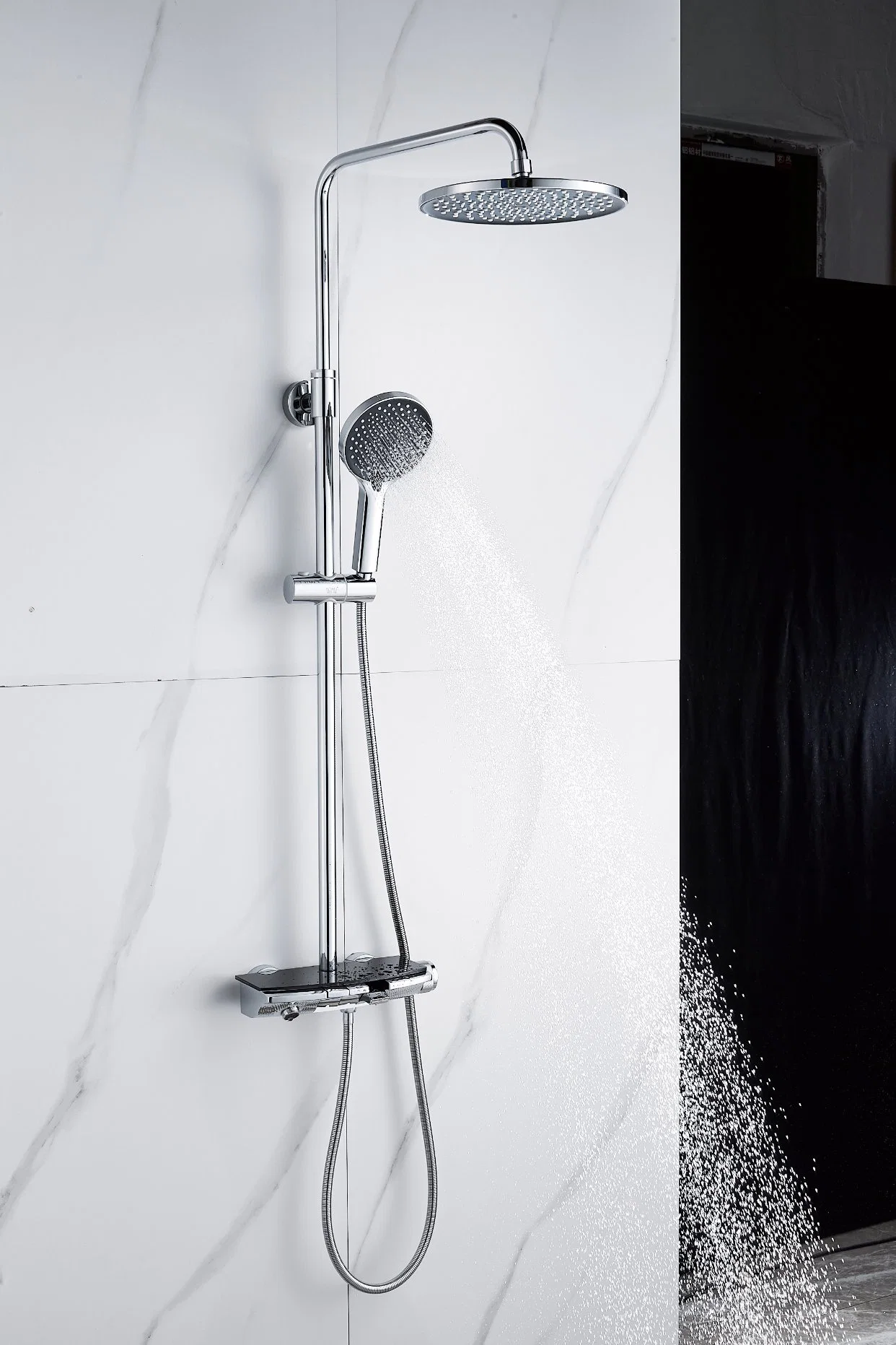 Fabricante de torneiras Momali Profasional de alta qualidade Conjunto de chuveiro com botão de piano para banheiro.