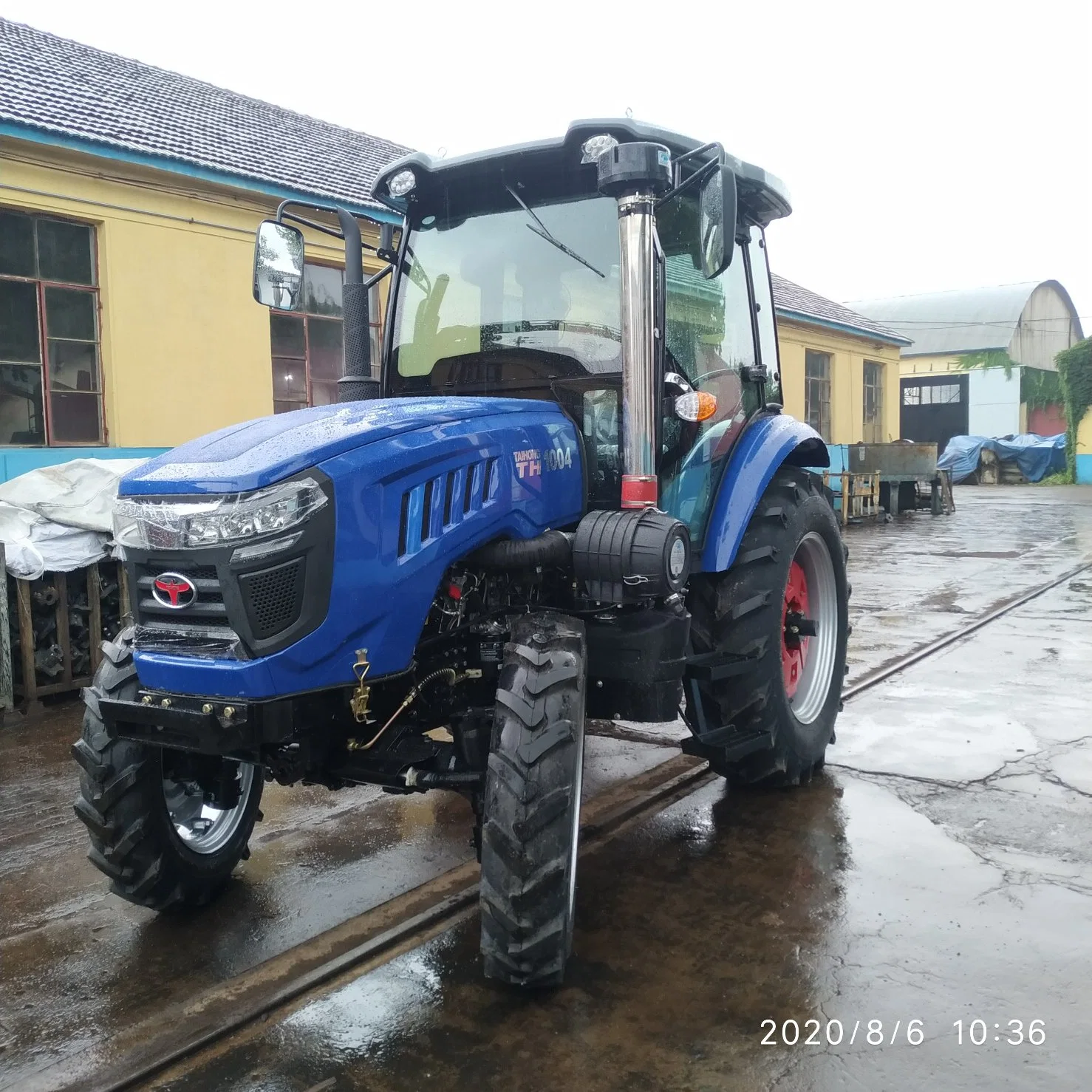 Fabriqué en Chine 100HP de roue 4 RM moteur Diesel à pied les tracteurs de ferme avec le chargeur de timon