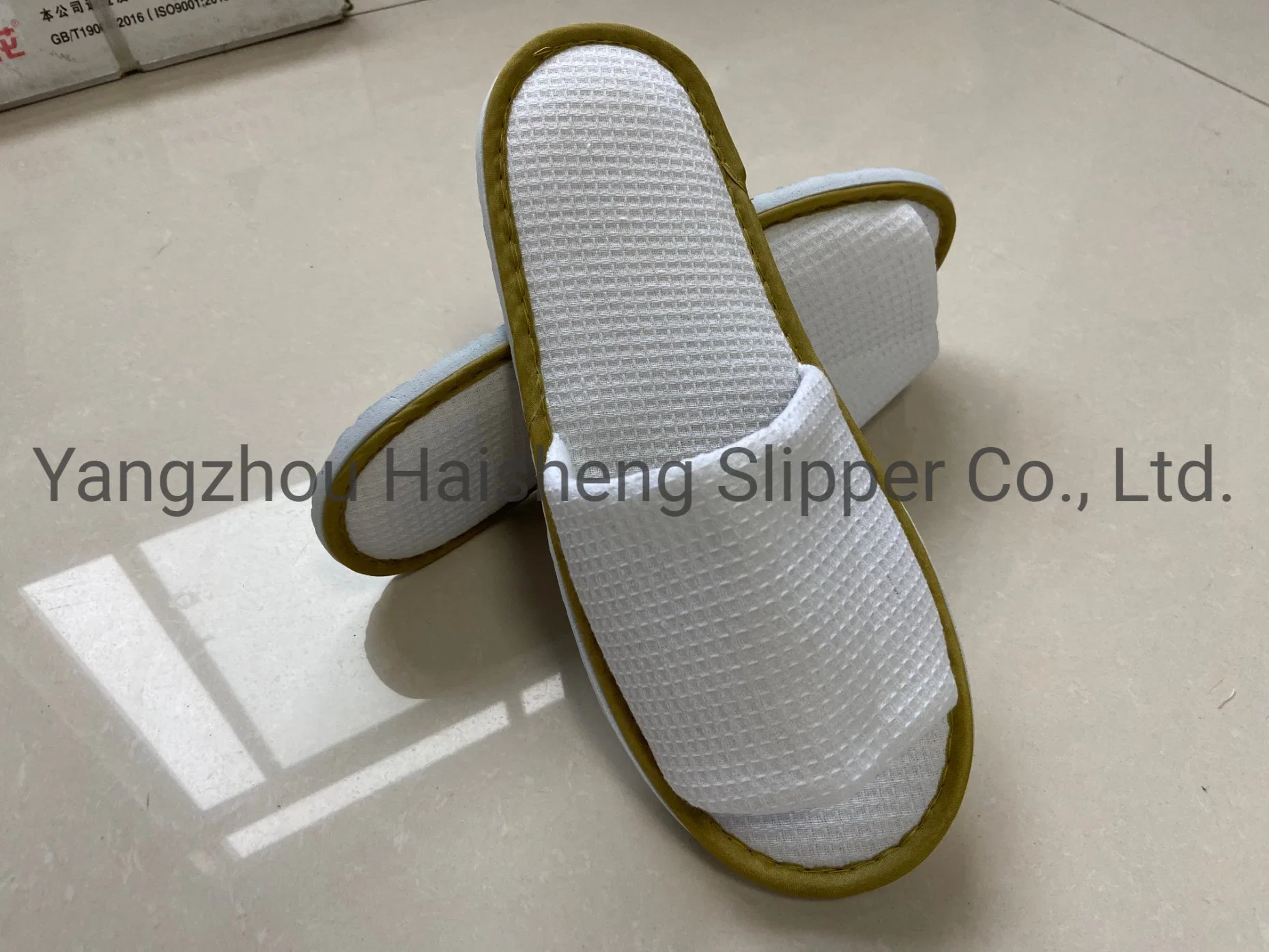 Custom Logo New Hotel Waffle Slipper White Hotel Slipper Shoes for Hotel