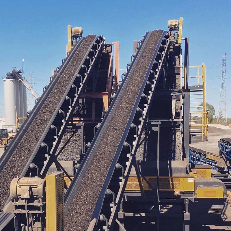 Système de convoyeur à bande en acier au carbone de haute qualité utilisé pour le charbon Industrie minière/sable/ciment