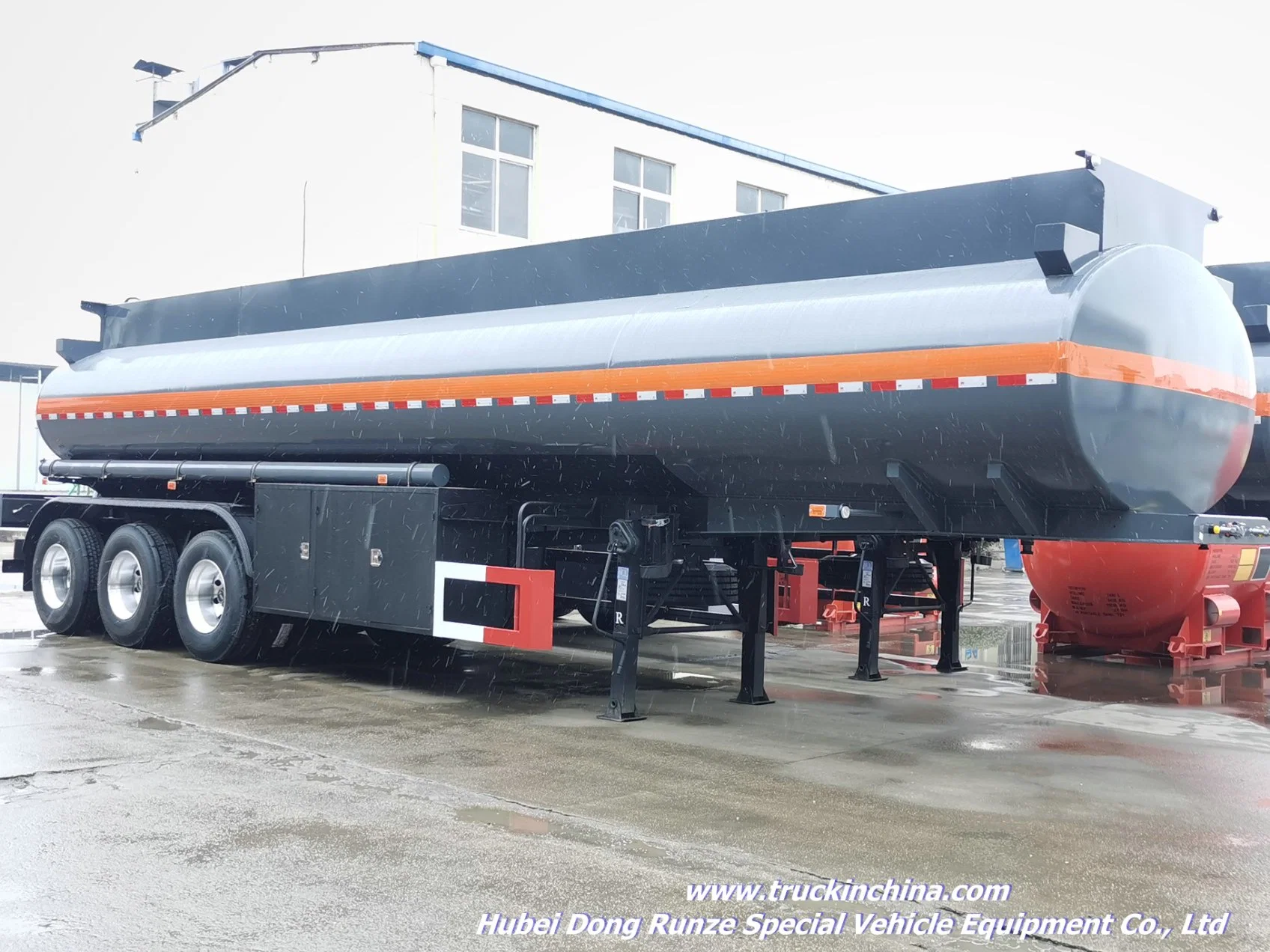 3 Axles Steel Lined PE Tanker Truck Tank Trailer for Transport Hydrochloric Acid, Sulfuric Acid