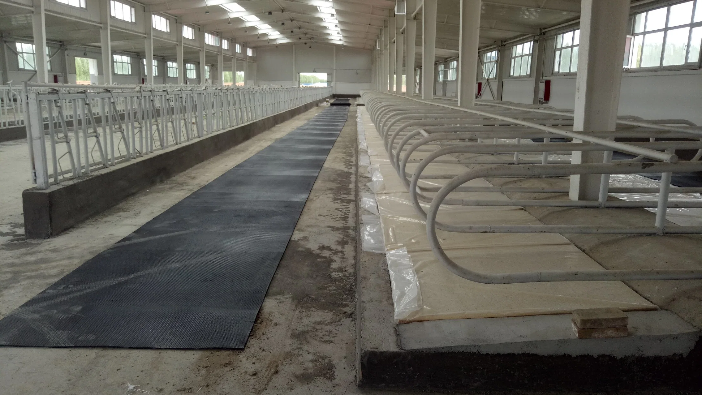 Heavy Duty Anti Slip Rubber Dairy Cow Horse Mat 1.22*1.83