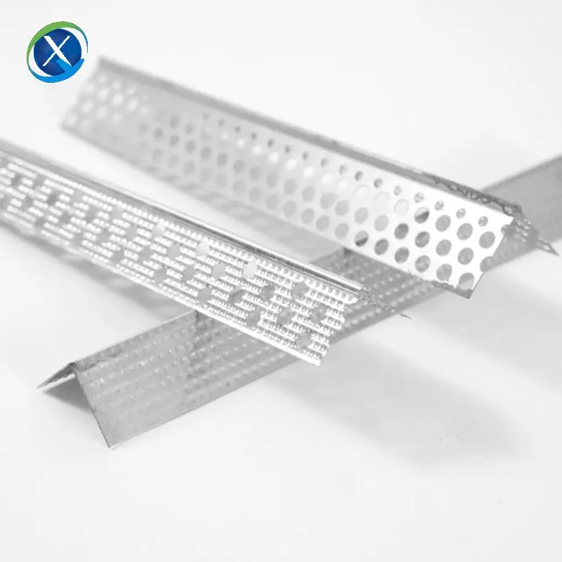 Metal Angle Bead lo suficientemente resistente para la protección de la pared, las bridas estriadas y perforadas están clavadas para un acabado liso y recto