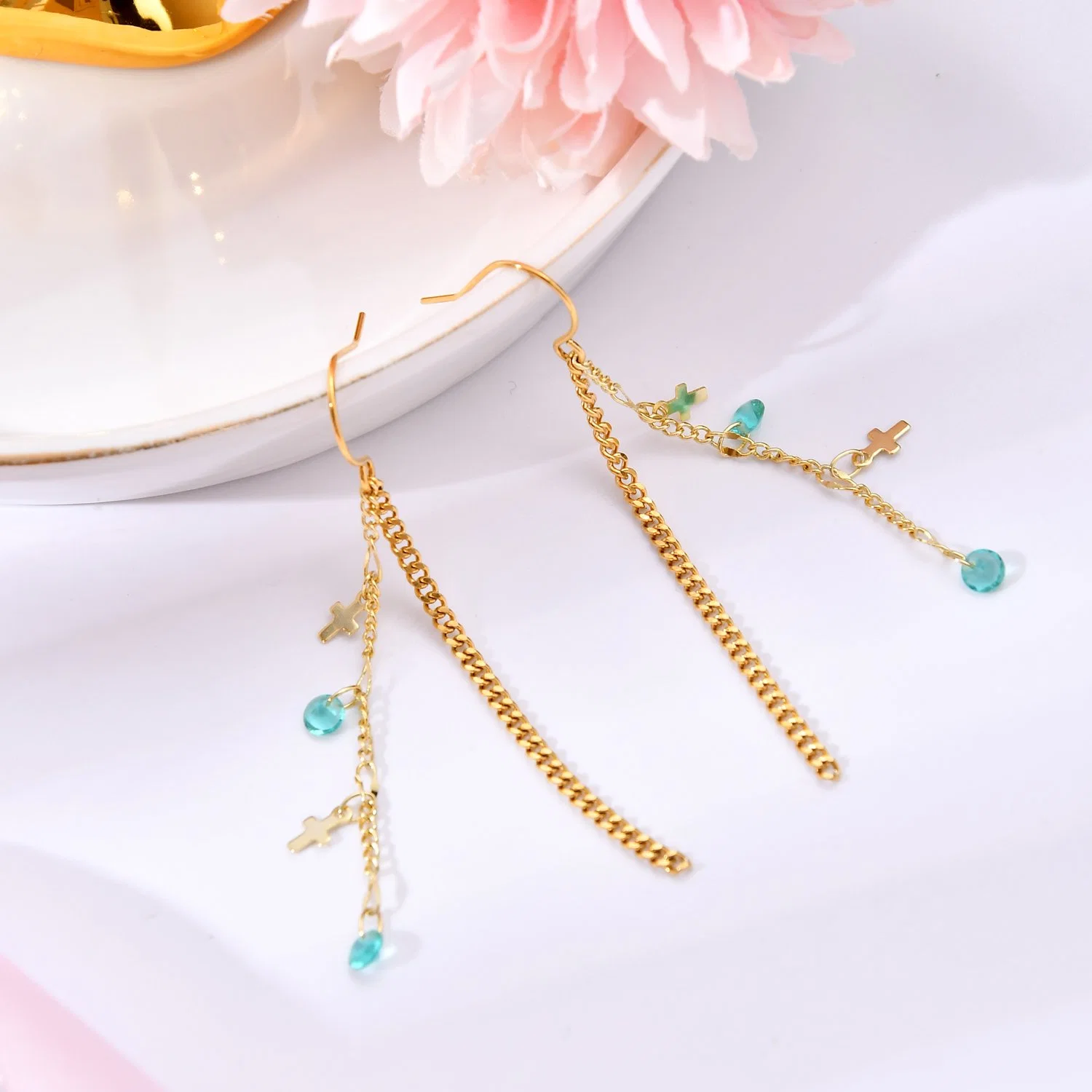 New Arrive Factory Wholesale/Supplier Stainless Steel Jewellery Fashion Shining Gold Plated Earring with Stone and Cross