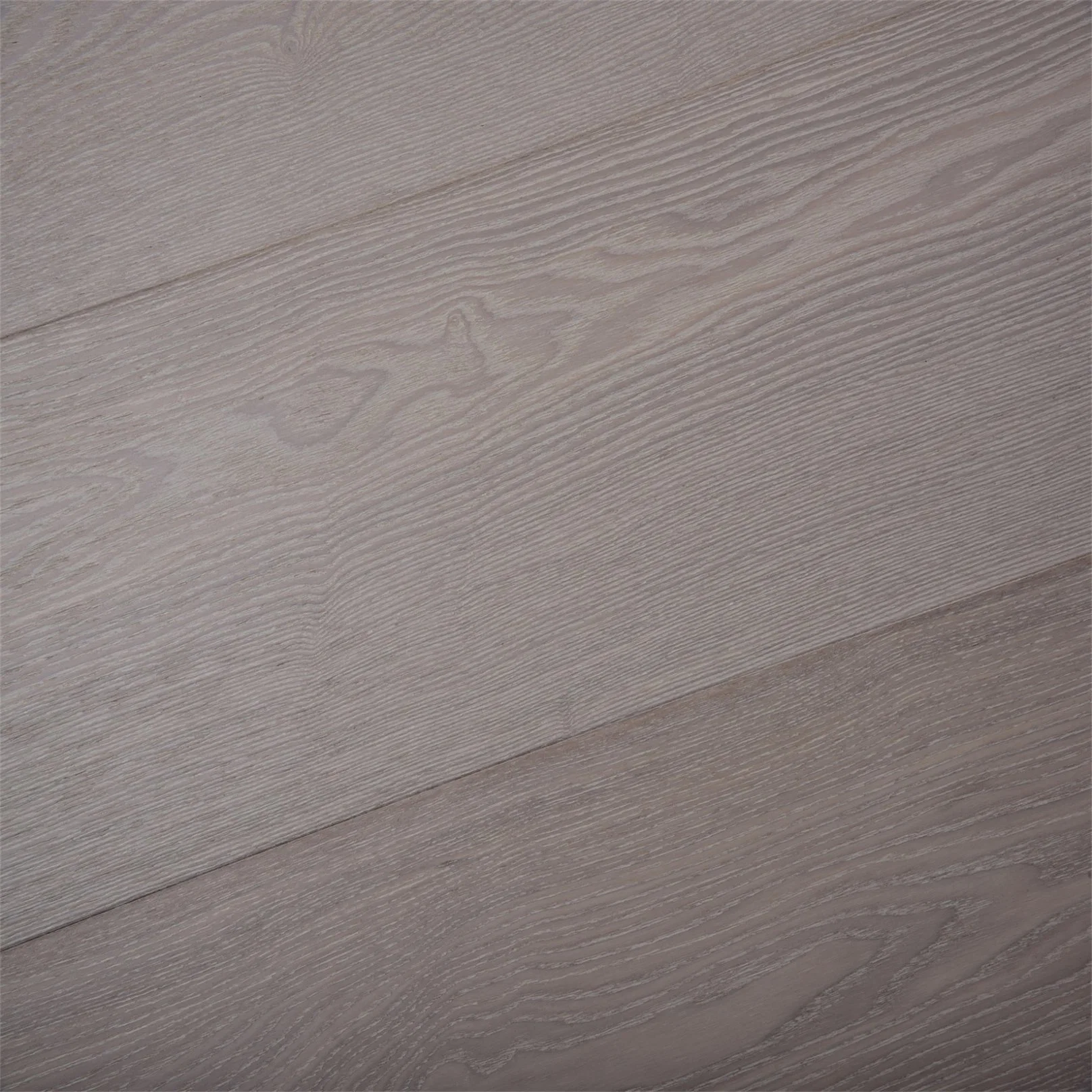 Eco-Friendly Hot Selling Engineered Wood Flooring Light Brushed Oak Products