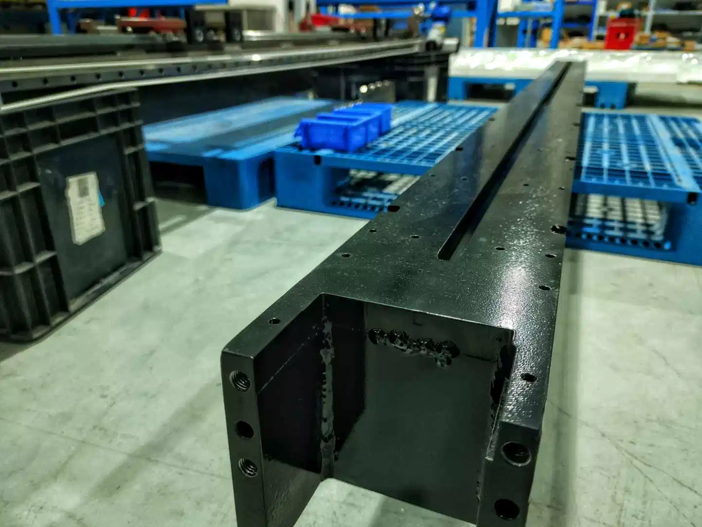 Ahorre tiempo y dinero con Anypack Slitting Scoring Slitting impresión Encolado Multifunctional Box Fabricación de máquina