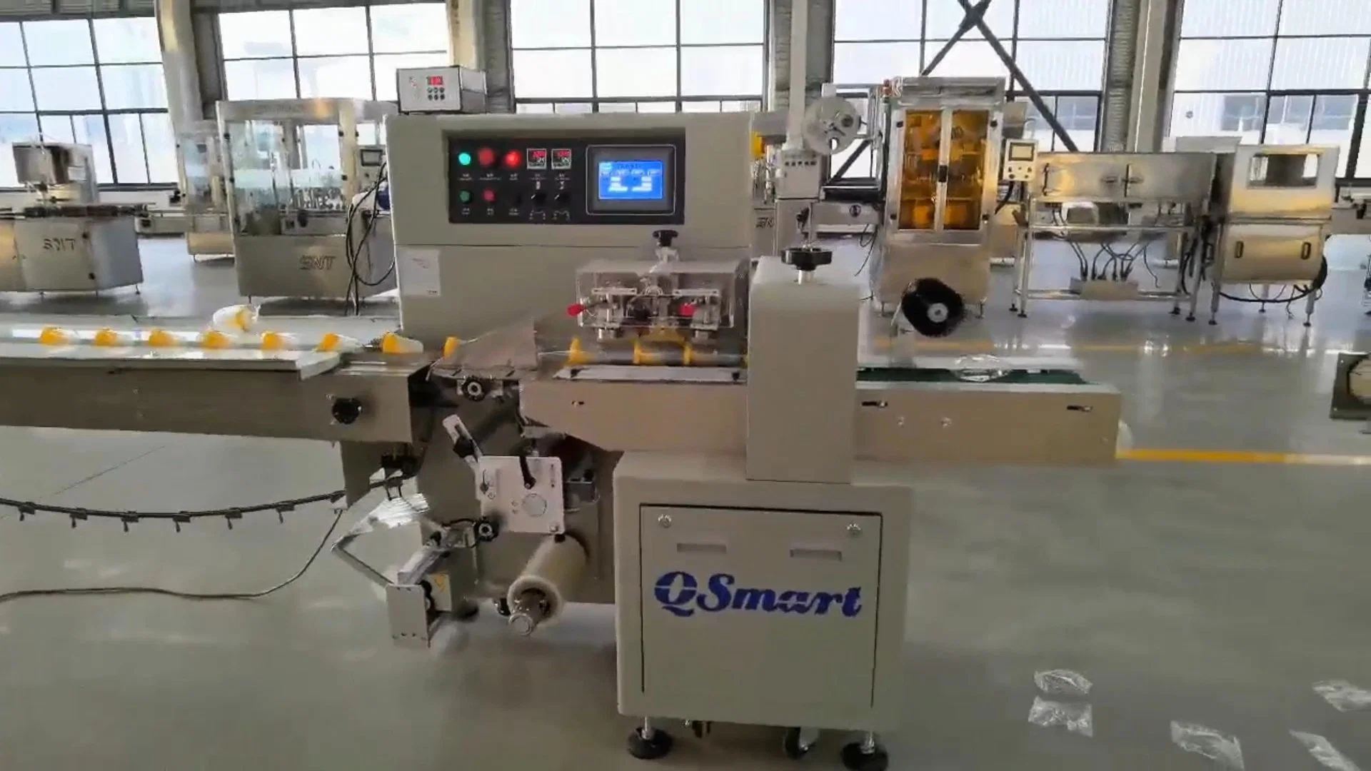 Automatic Shrink Film Sealing and Packing Machine