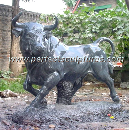 Estatua de animal de vaca tallada en piedra natural de tamaño real para exteriores, escultura de toro de mármol tallado para decoración de jardín (SY-B041)