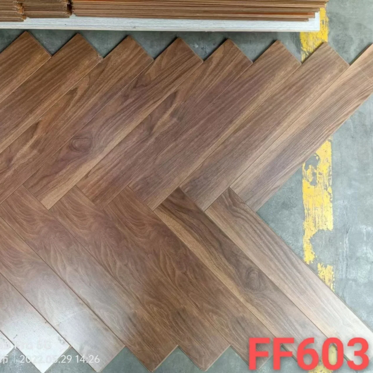 Fishbone Style Decor Bathroom Vinyl Spc Flooring Micor Bevel V-Groove Flooring