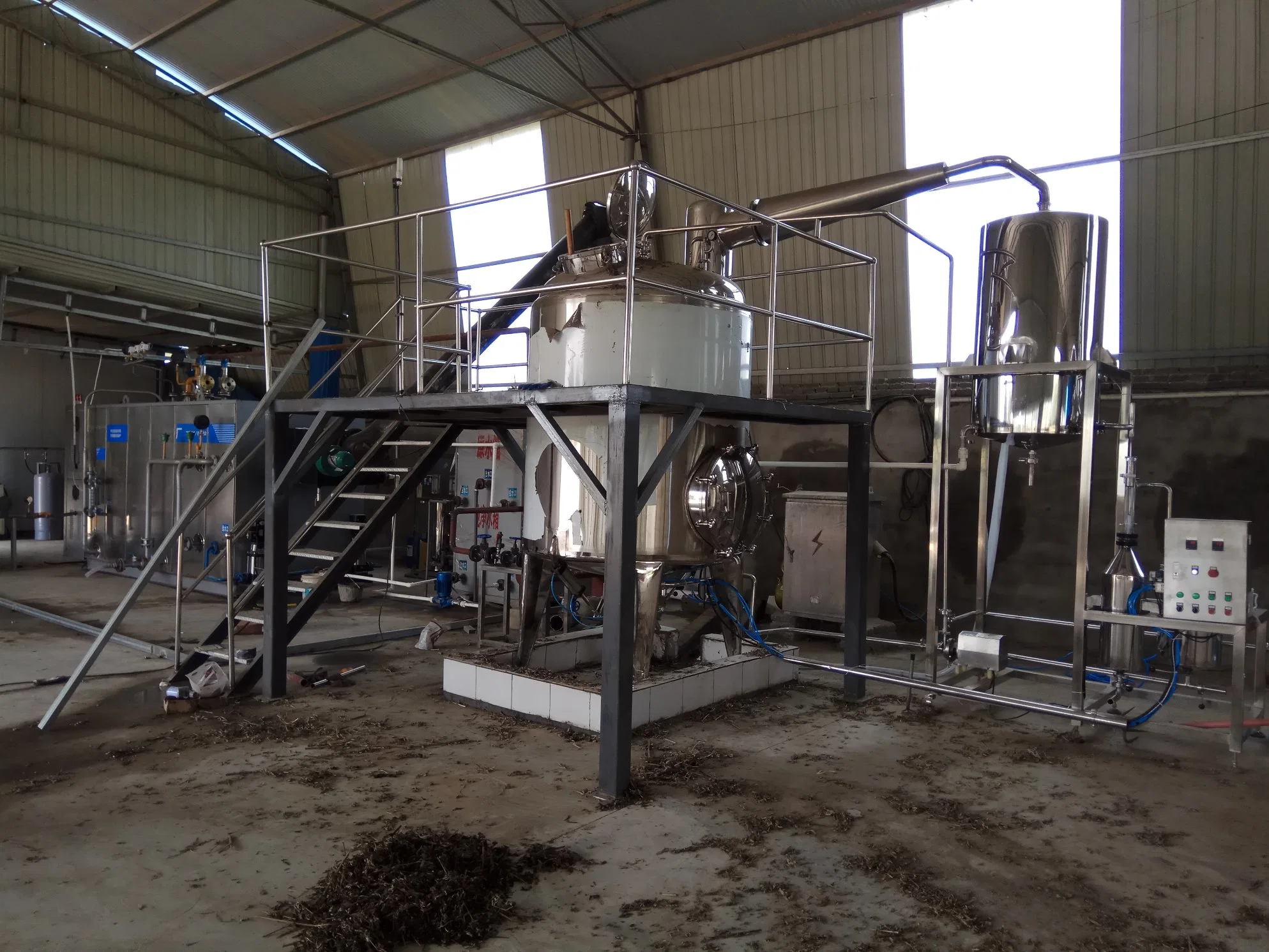 Cypruss, Eucalyptus, Thyme Essential Oil Steam Distillation Plant