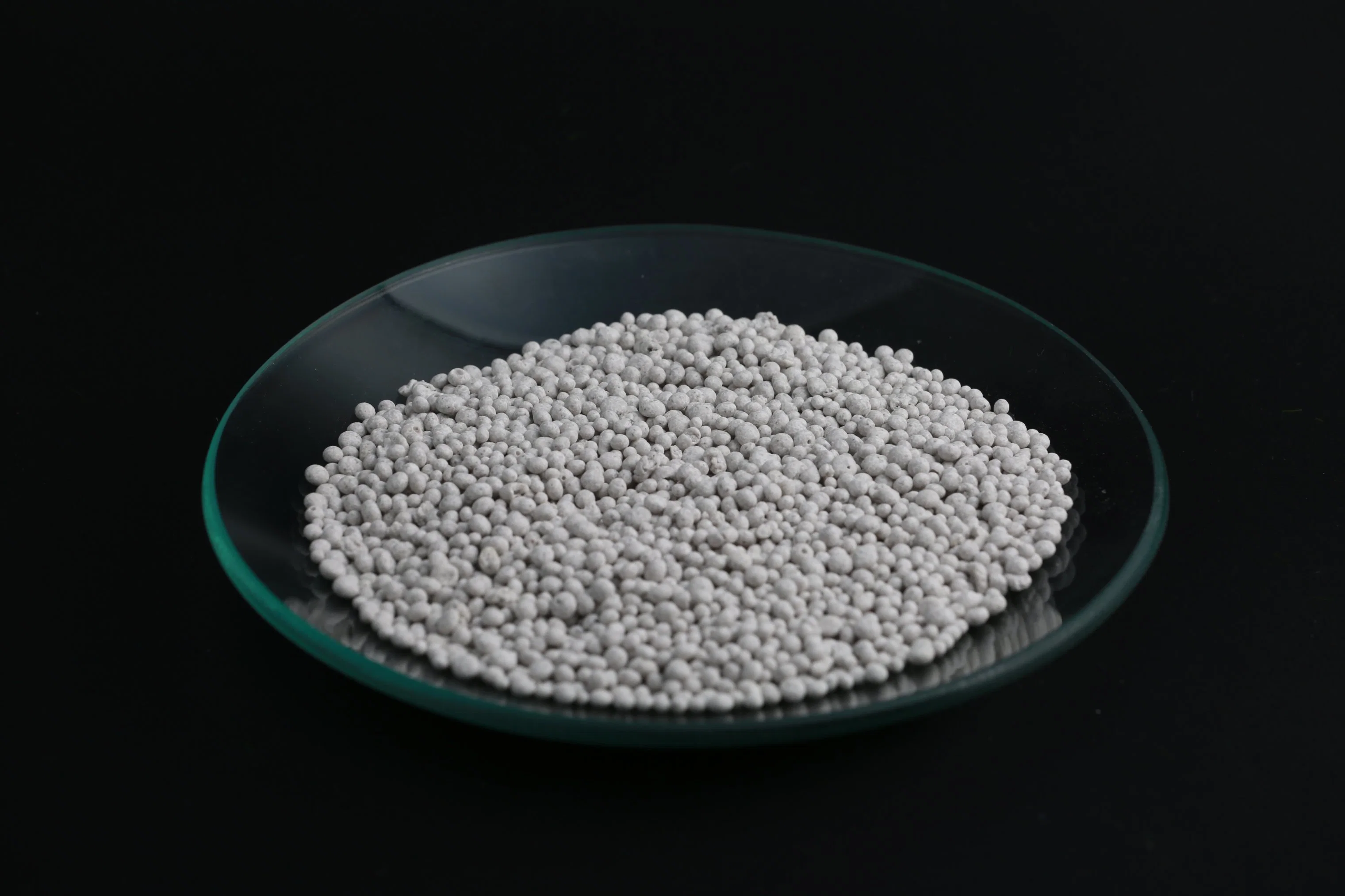 Granular Soil Food Nutritional Supplement Quick-Release Nitrogen Water Soluble Fertilizer