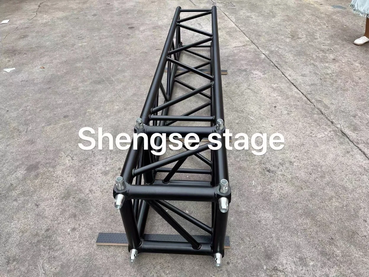 400 X 400 mm Structure en aluminium de taille moyenne Éclairage de scène Carré Truss de gréage d'événement Performance Mariage Fête Toit de scène avec une capacité de charge élevée.