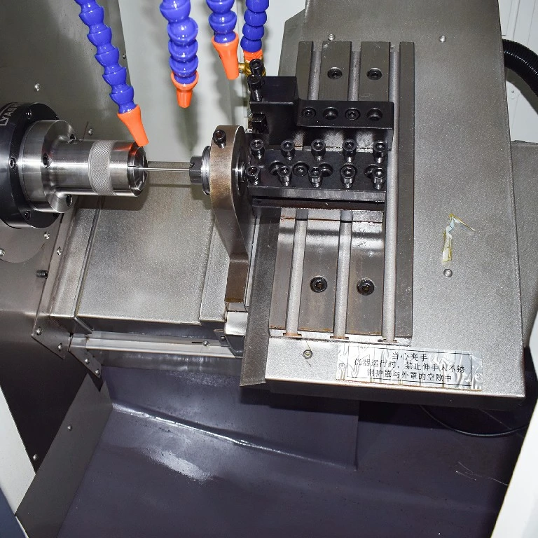 Universal CNC Lathe Szgh-25 CNC الماكينة ألواح معدنية سرير لاث المعدات