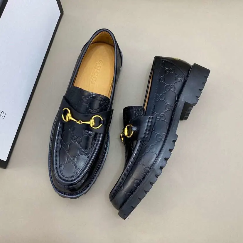 Simple Fashion New Men&prime; S Leather Shoes Peas Shoes Luxury Men Shoes Clutch Shoes Men Shoes Luxury Shoes Men Fashion Shoes