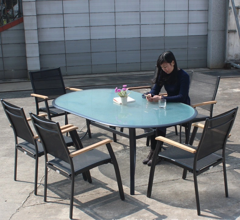 Jeu de loisirs confortable mobilier extérieur Dos haut Patio Jardin à manger en plein air en osier en rotin Table Chaise