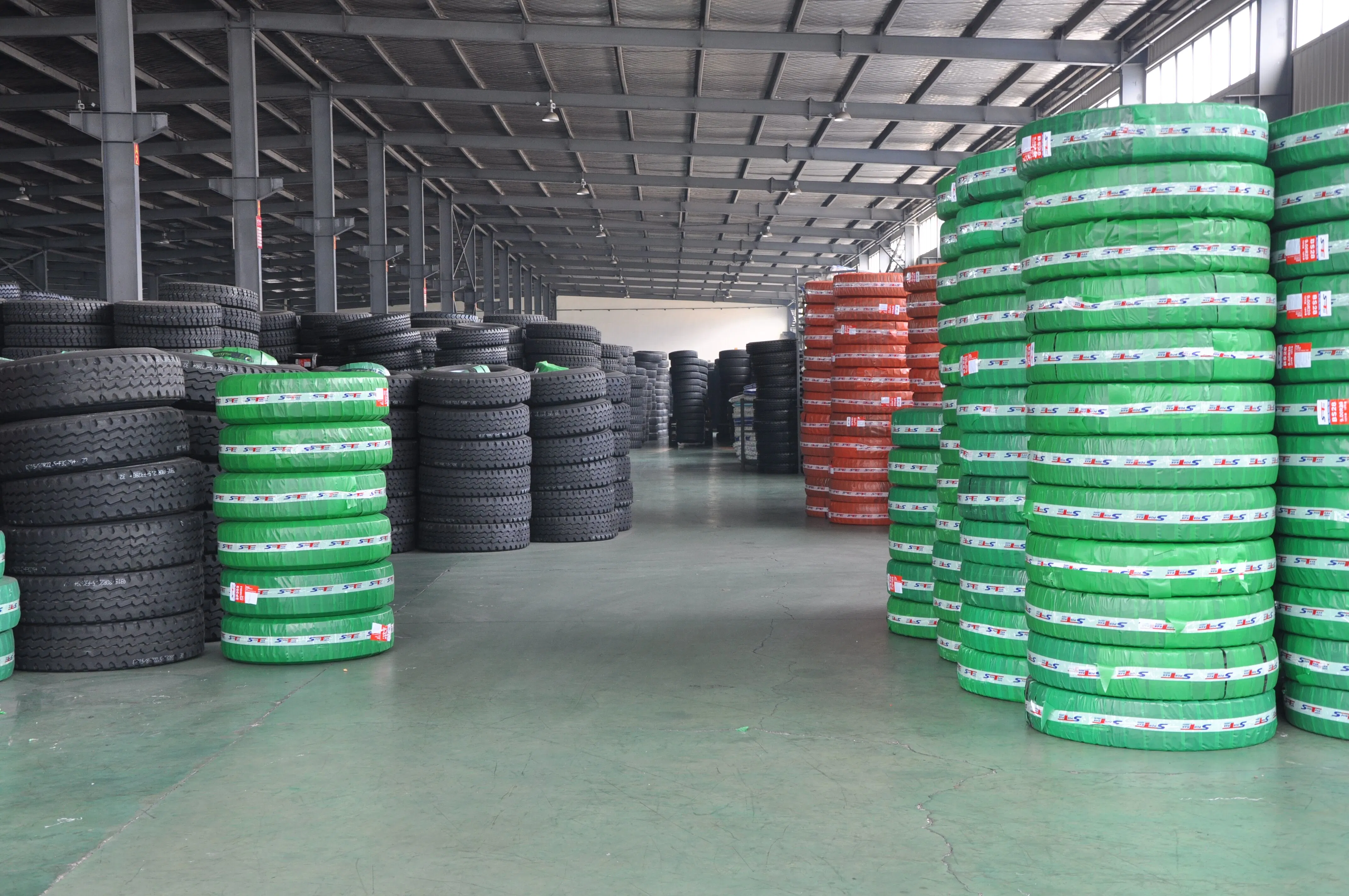 Factory Manufacturer Best Price Tubeless LTR TBR Trailer Truck Bus Radial Tyre with Top Brand 7.00r16 235/75r17.5 10r22.5 425/65r22.5