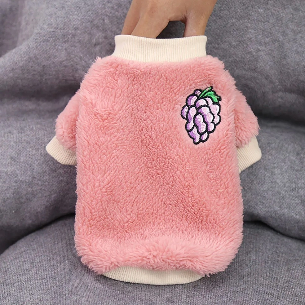 Cómoda ropa de invierno de mascota perro bordado fruta Fruta sudaderas con capucha ropa mascota suave