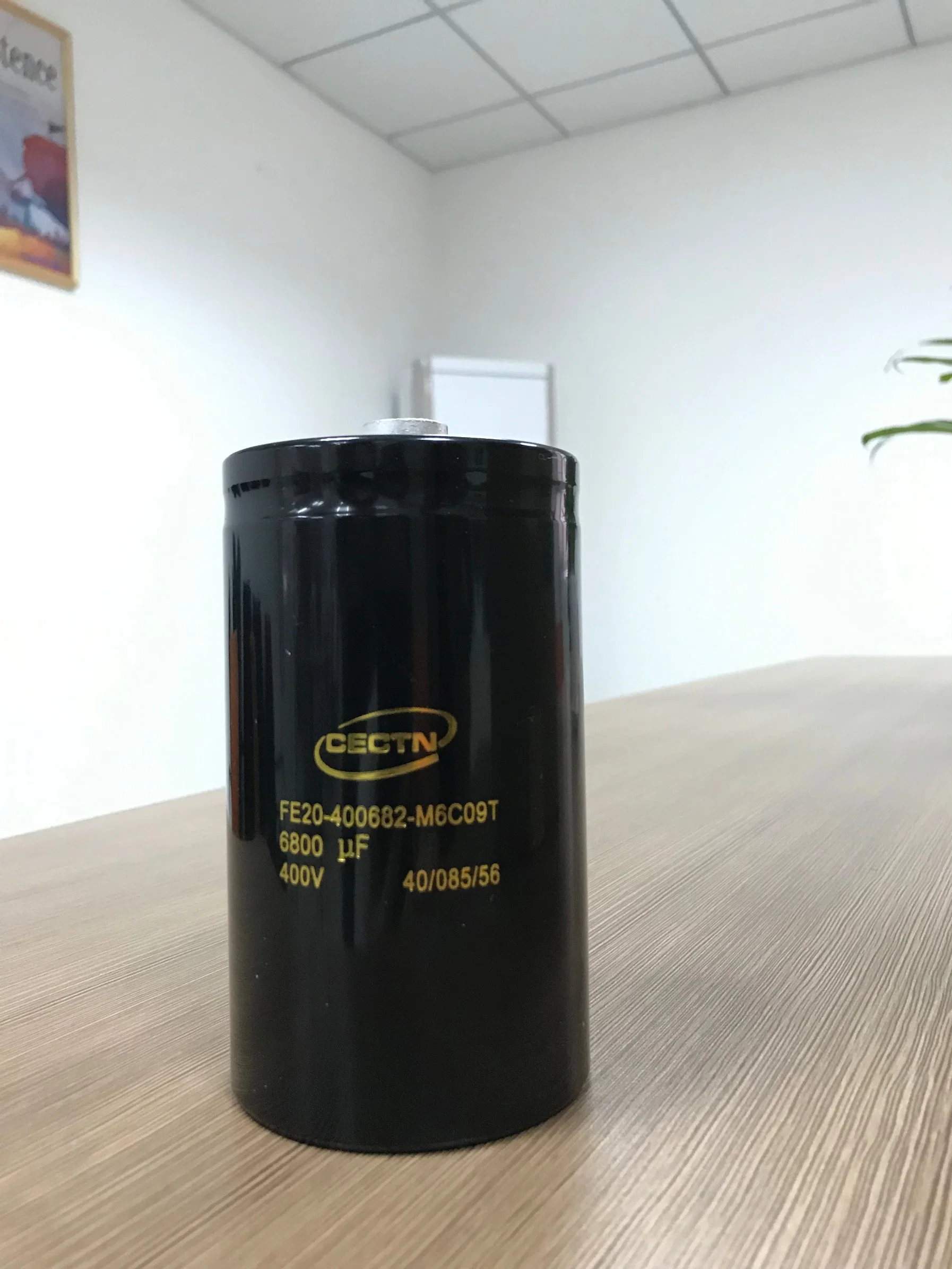 Cectn Capacitor 400V 6800UF Bolt Electrolytic Capacitor