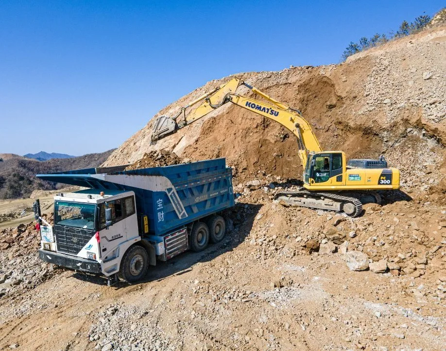 Engineers Follow 12 Months Know-How Nude Packing Big Rock Coal Mining