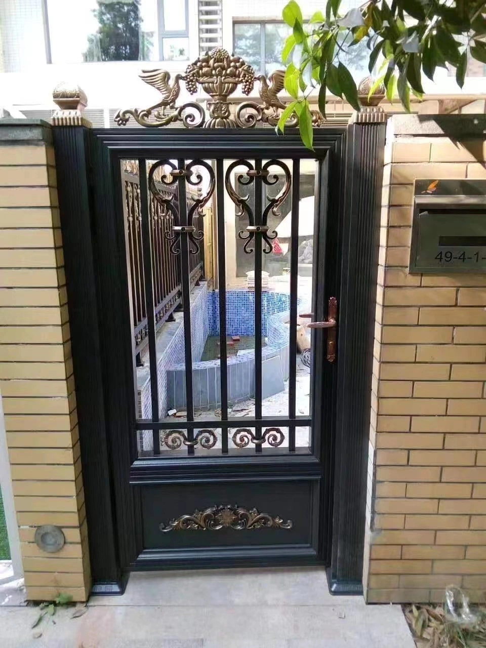 Villa de la puerta del patio de la puerta de Obturador de acero inoxidable de portón eléctrico de la puerta del patio de aleación de aluminio exterior