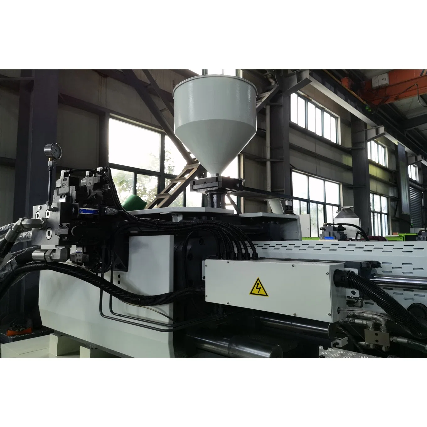 China Hydraulic 340ton Professionelle Qualität Kunststoff-Spritzgießmaschine für Pet-Vorform