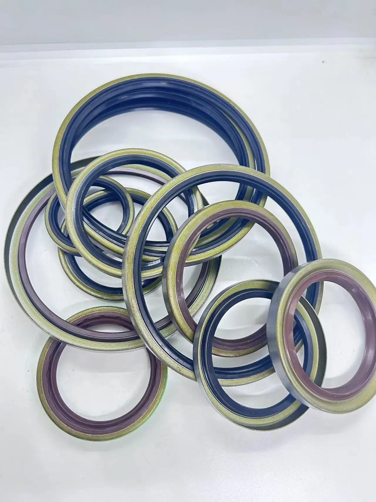 Mh034136 Bd1304e0 Oil Seal Cassette Seal for Car and Other Agricultural Machinery Tb130*150*12