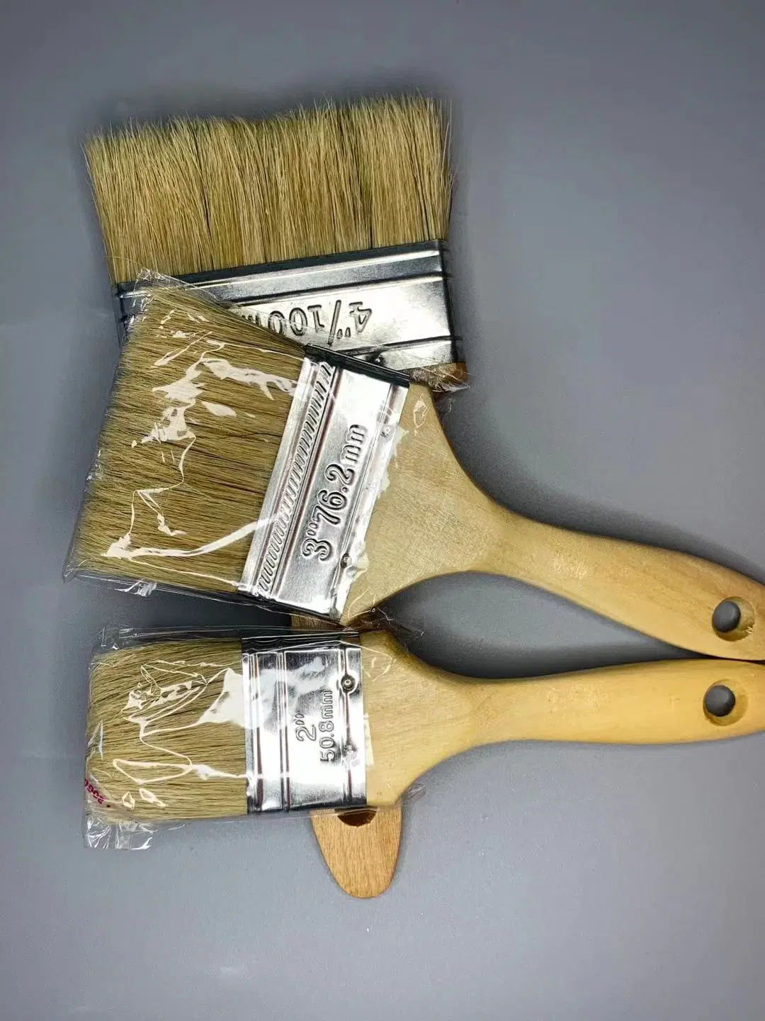 Customized White Wooden Handle Wit Hred Tip 100% Bristle Brush for FRP Laminating