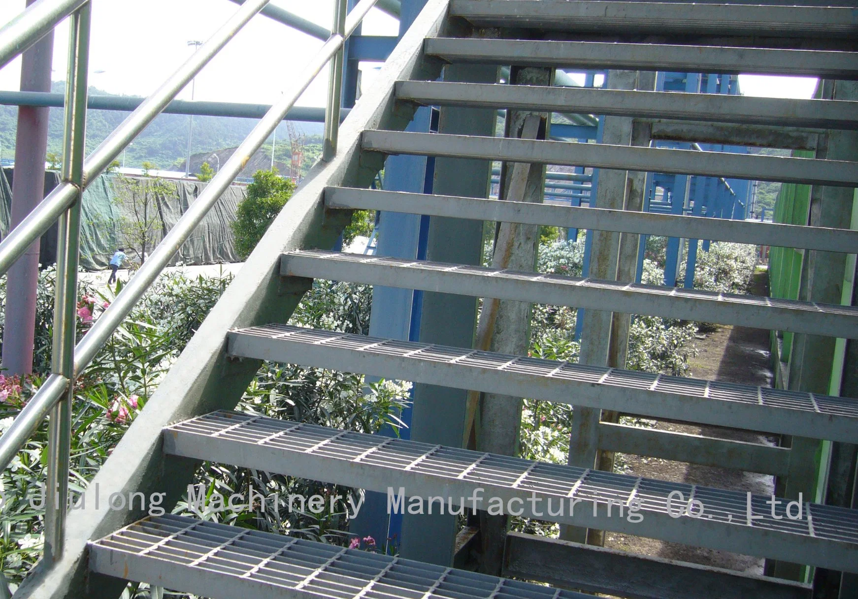 Hot Dipped Galvanized Outdoor Steel Grating Stair Step Treads Walkway