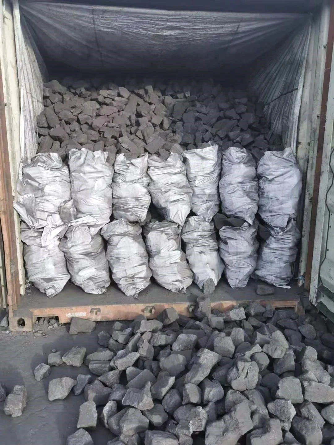 Casting Coke Is Widely Used in Ironmaking. The Size Is 80mm-120mm, and The Sulfur Content Is 0.7%