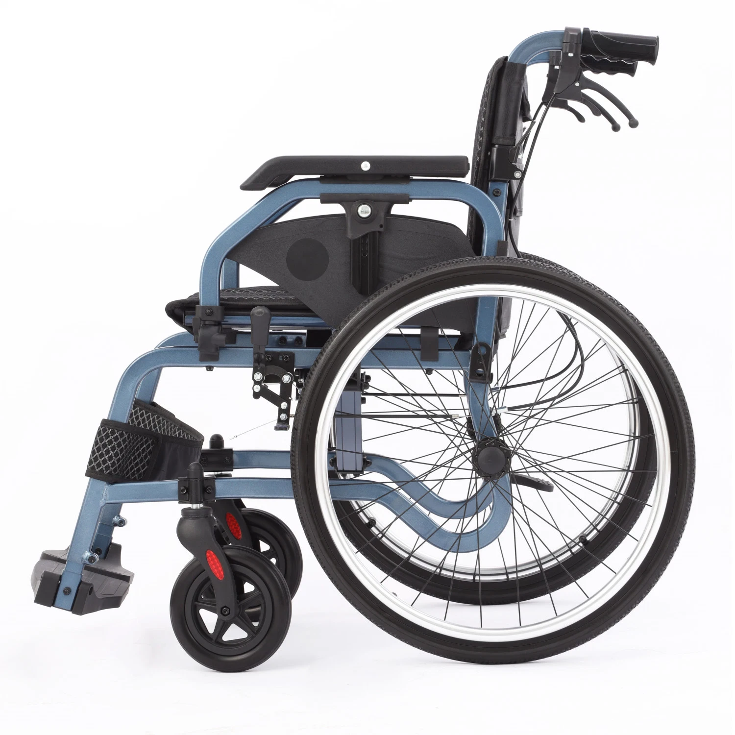 22 pulgadas rueda de gama alta estilo europeo plegable ligero Wheelchairs Para personas mayores