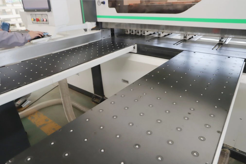 Woodworking Machinery Automatic CNC Beam Saw Computer Cutting Panel Saw