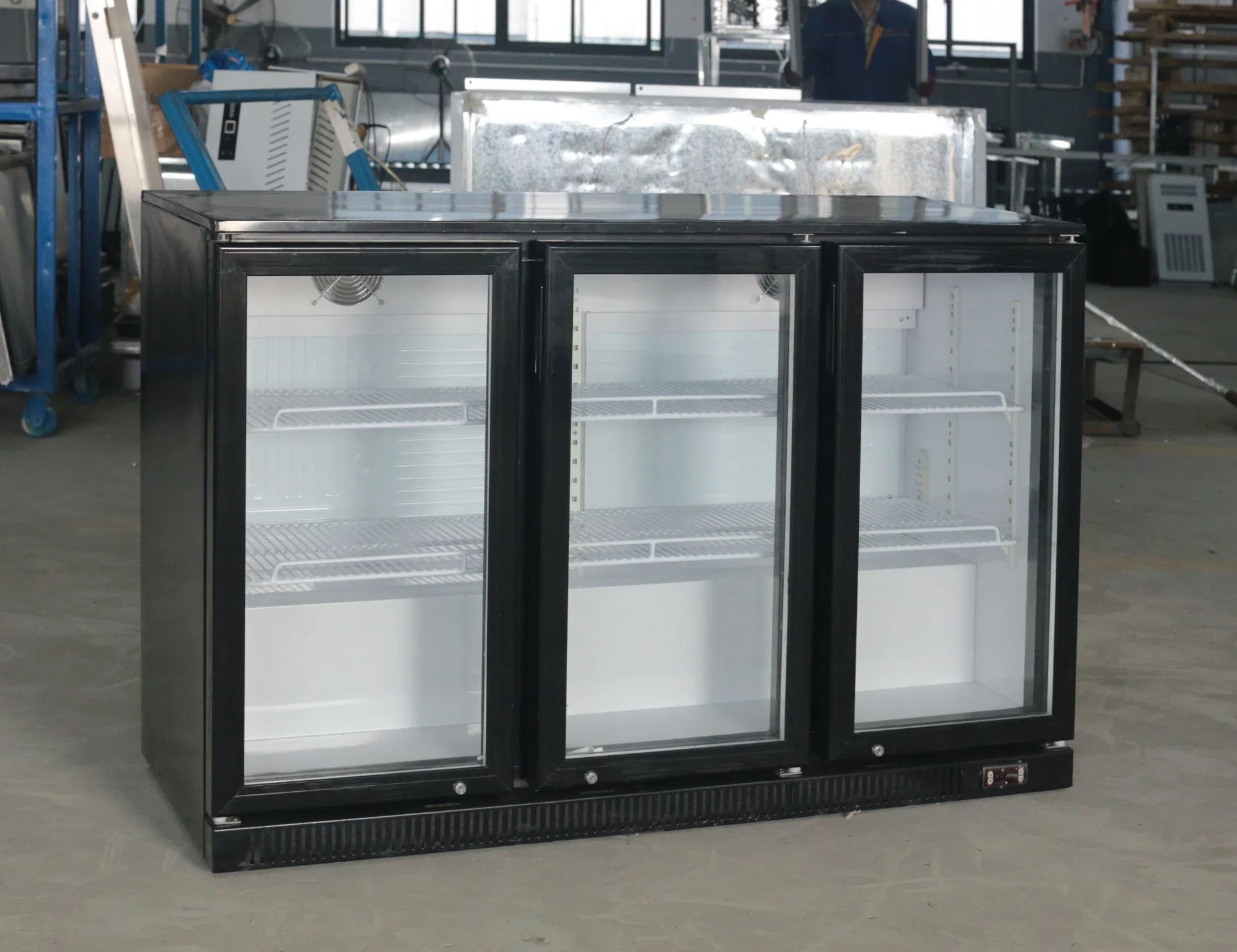 China Cost-Effective Electric OEM 126 Litres of Beer with CB Display Cooler