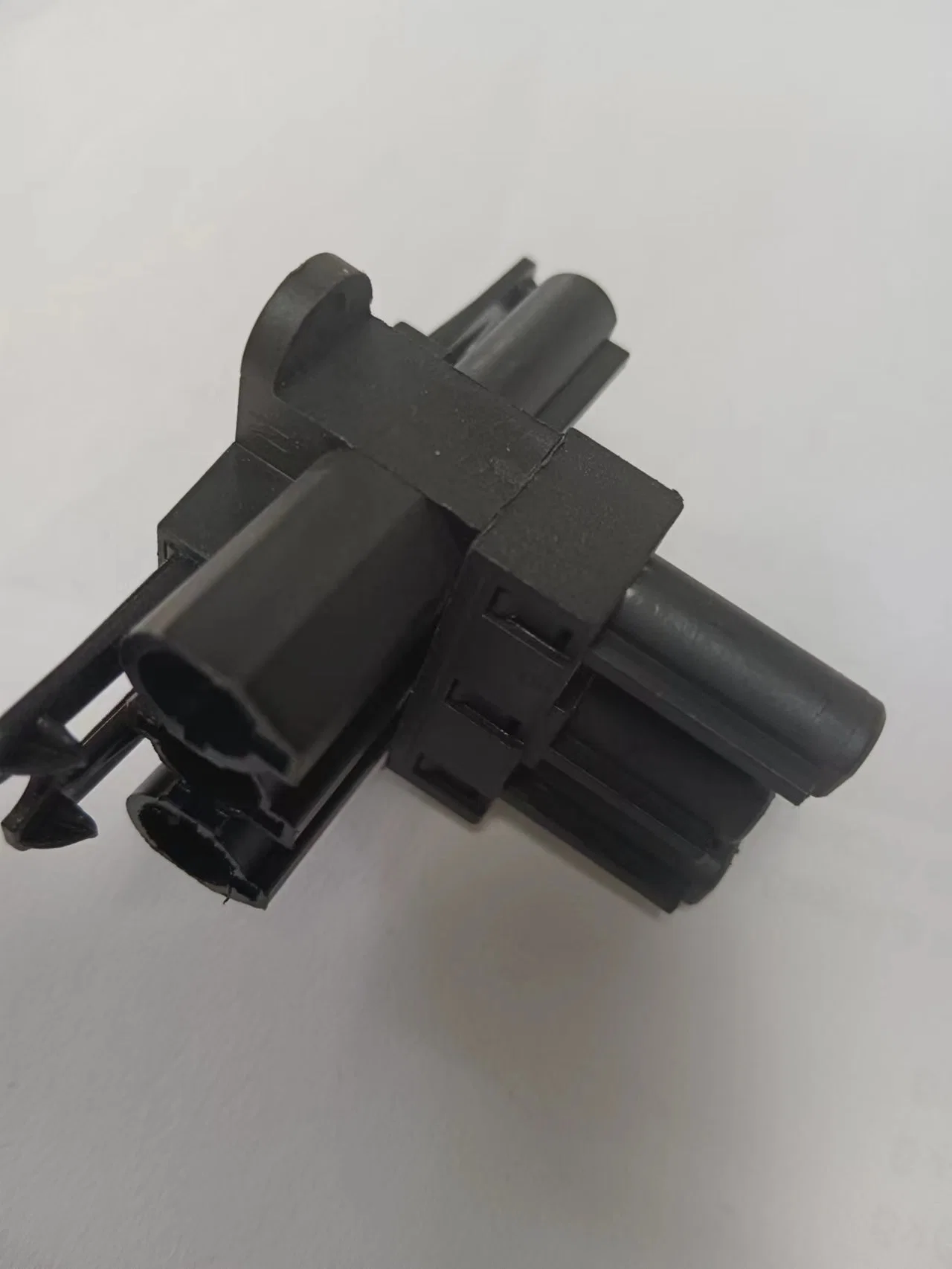 T-Distributor Units 3 Poles Connector to Connect 3 Gst Plugs