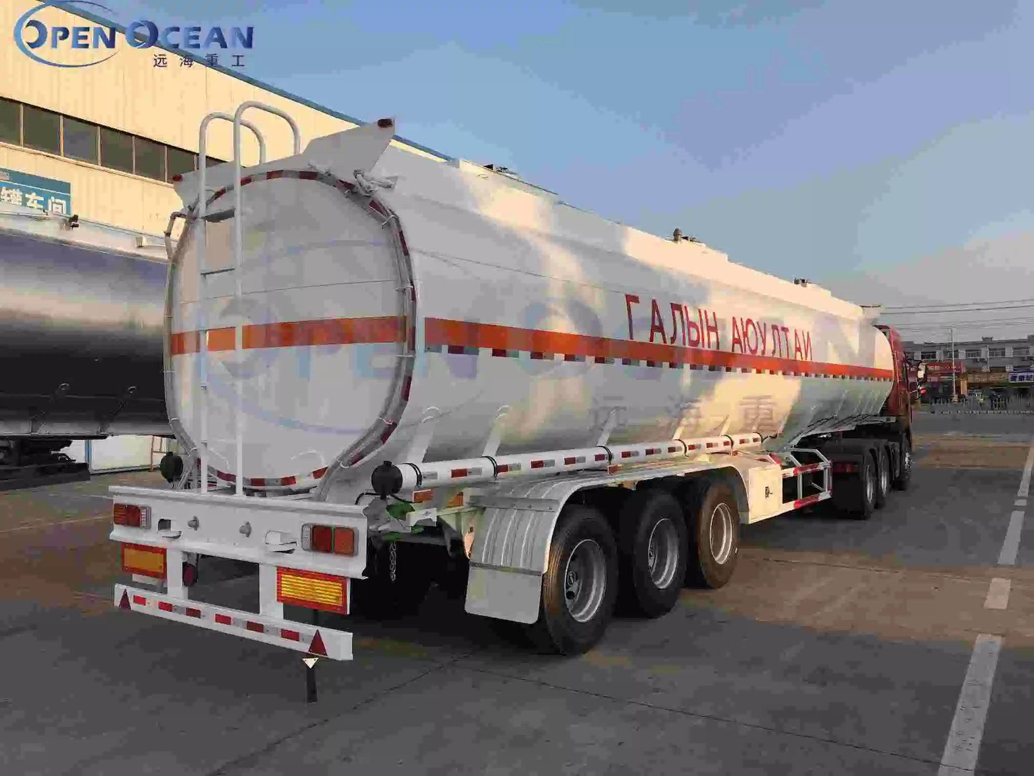 3 Achsen 4axles Carbon Steel Aluminium/Steel Tanker Semi Trailer