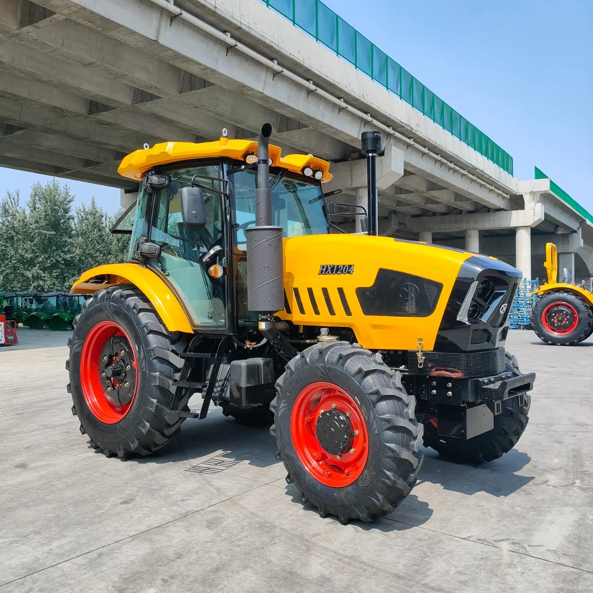 Huabo Brand 150HP 4X4 4WD AC Cabin Agriculture Machinery Large Farm Diesel Engine Wheel Hydraulic System Compact Traktor Tractor with Front End Loader