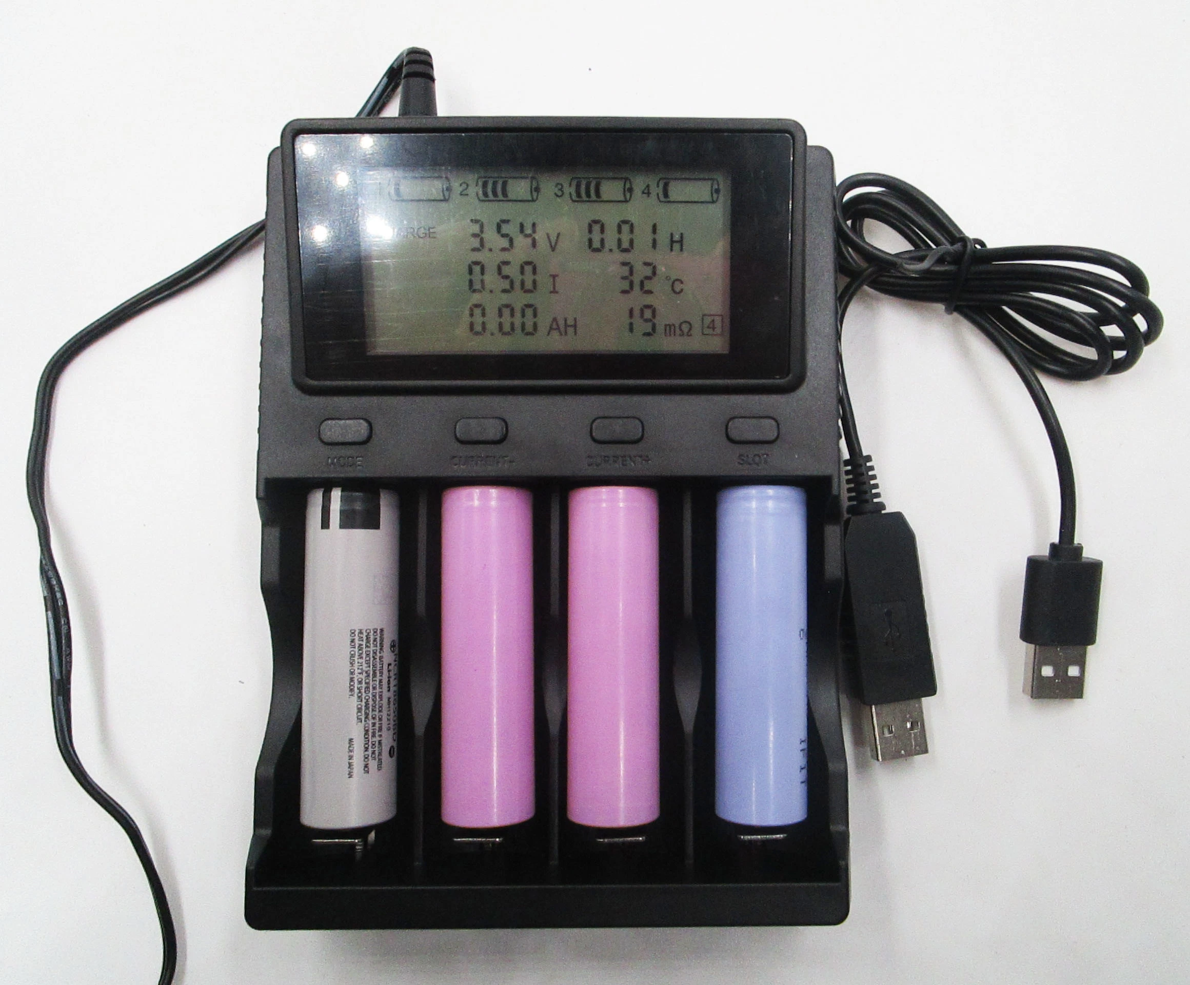 Salida USB Cargador multifuncional CC12V/4LCD de un cargador de baterías de iones de litio de 4 ordenadores