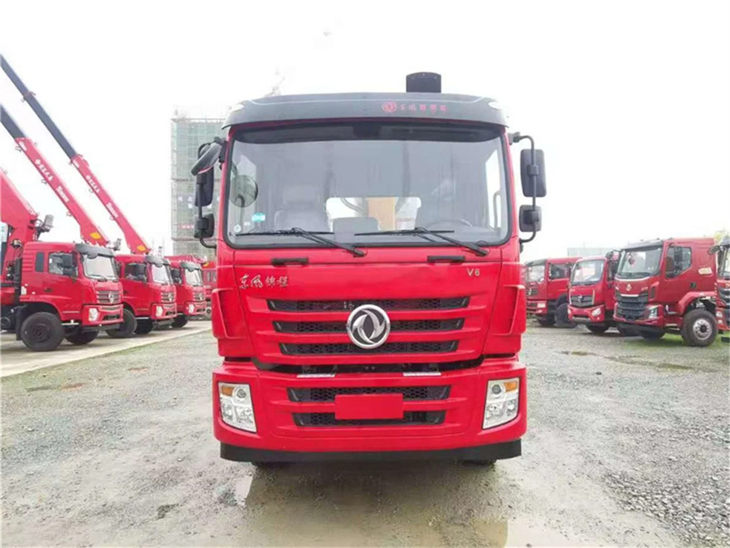 Dongfeng 6X4 Yuchai 270 Horsepower 10t Truck-Mounted Crane