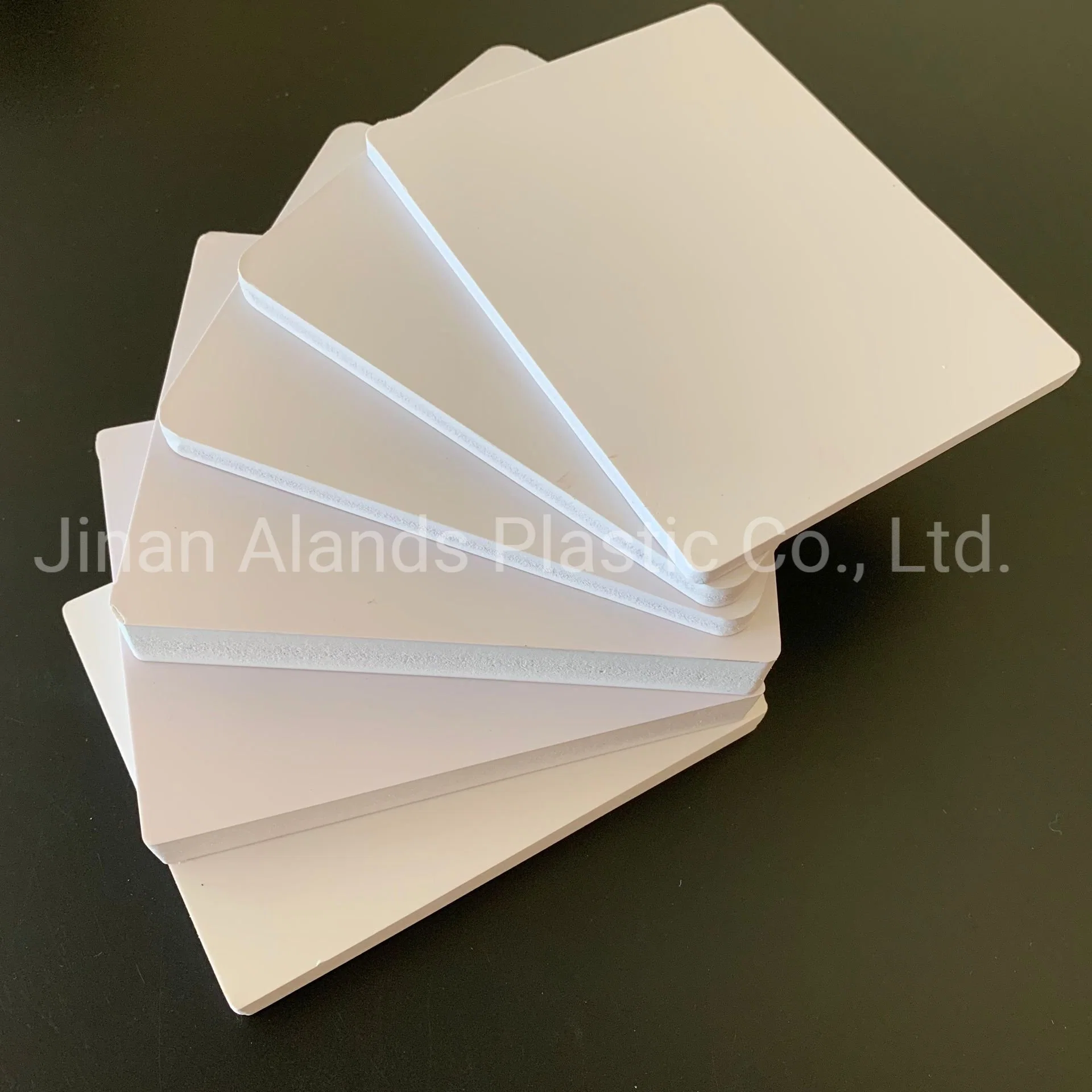 Fábrica de plástico blanco de Celuka PVC ampliar de 18 mm de plástico para la decoración