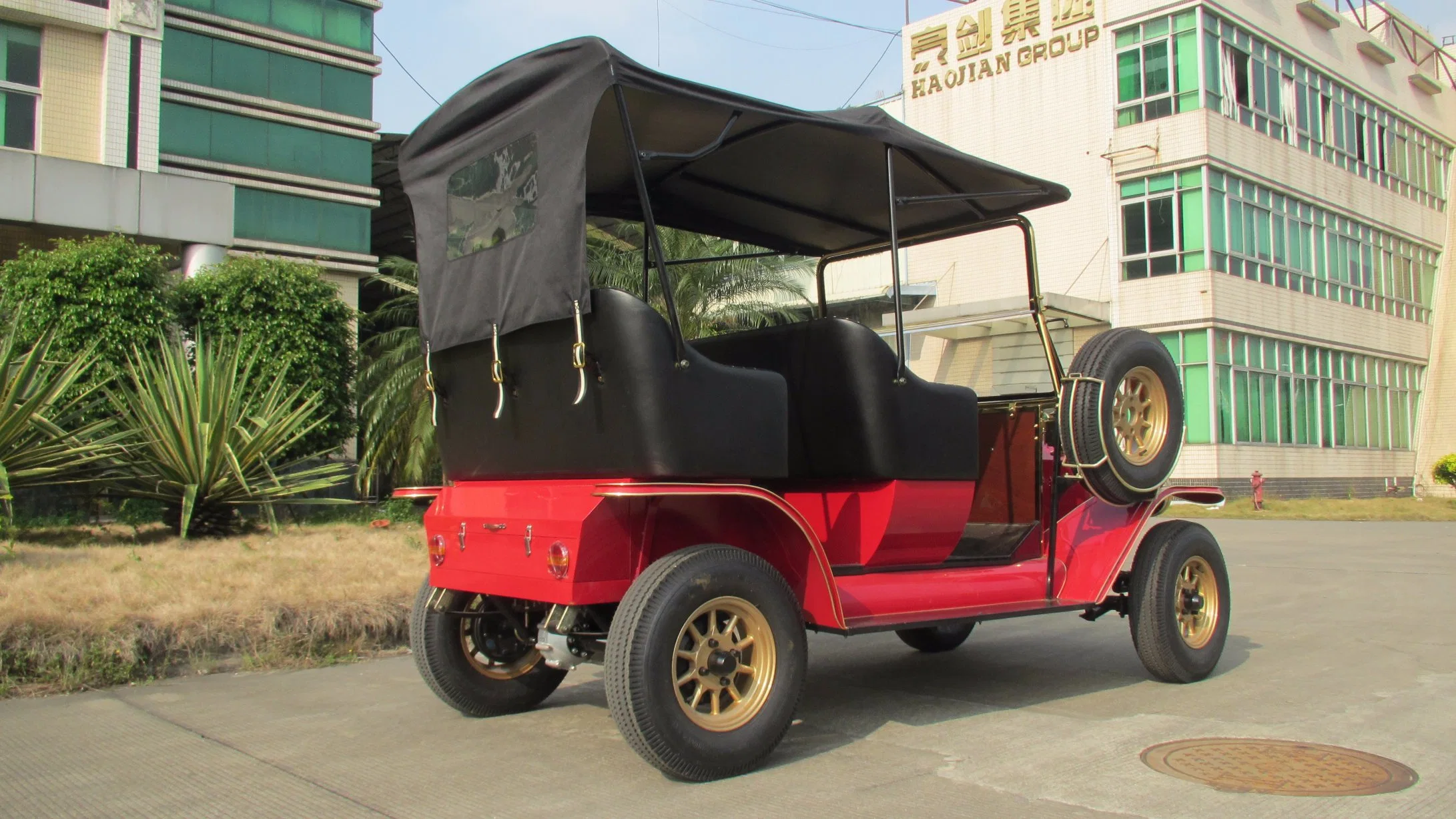 Newest Four Wheeler AC Motor Battery Powered Custom Electric Golf Carts Vehicle