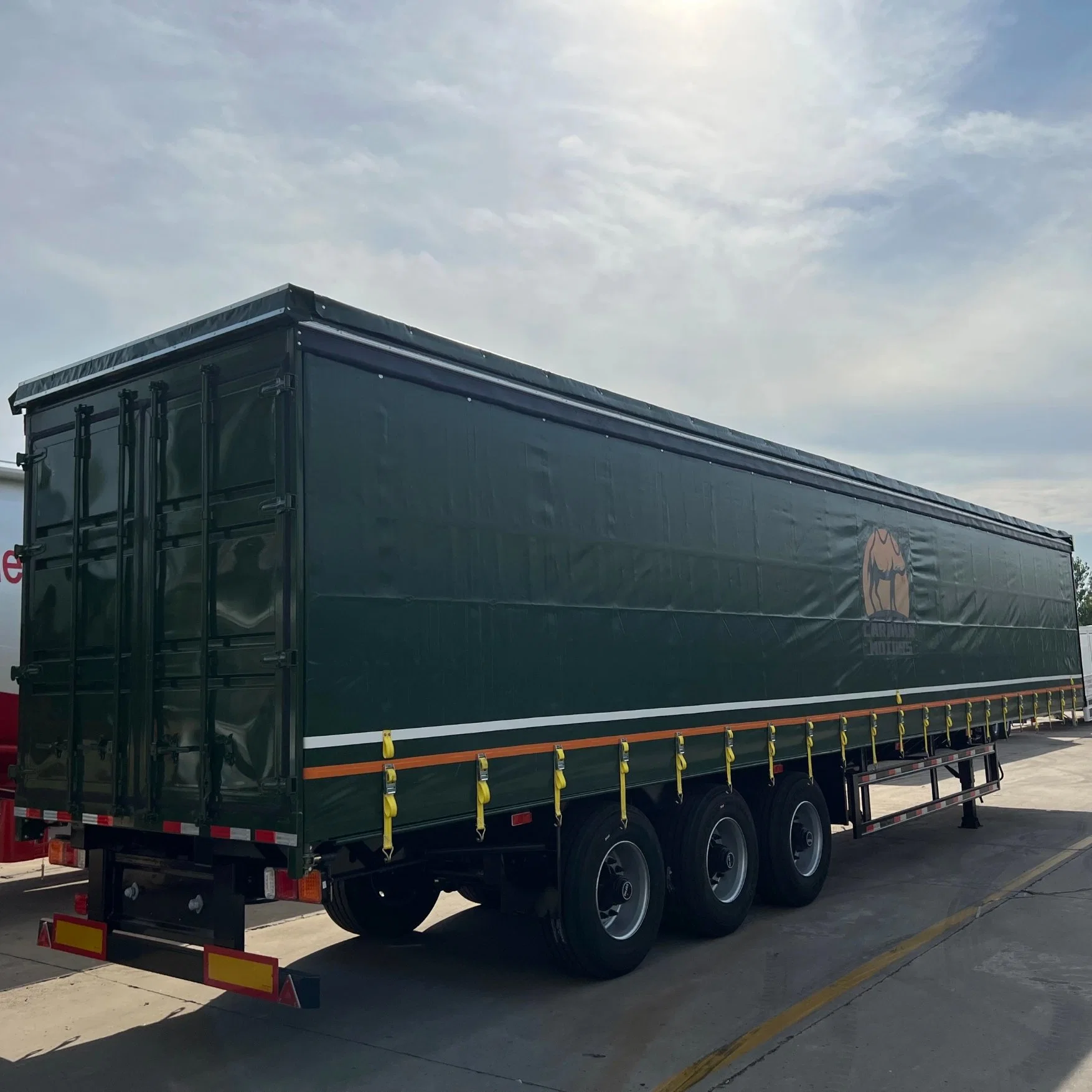 3 4-Axle Trailer Closed Cargo Transport PVC Tarpaulin Sliding Curtain Side Trailer