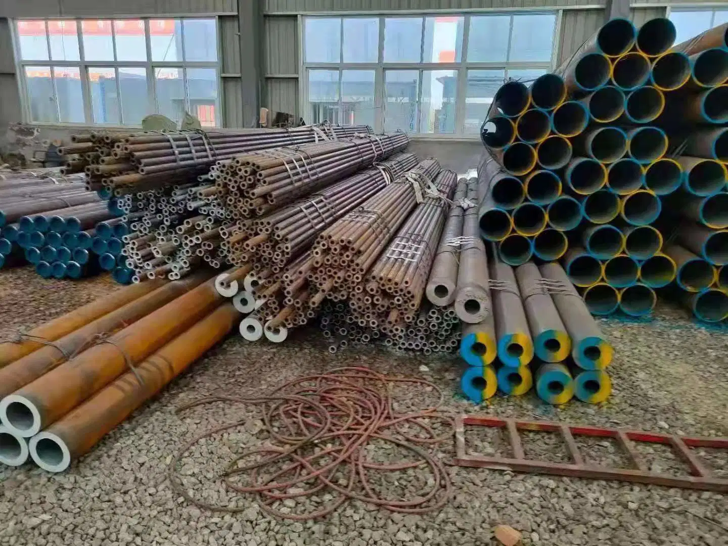 ASTM A106 A53b A335 A333 Carbon Steel Seamless Pipe Tube