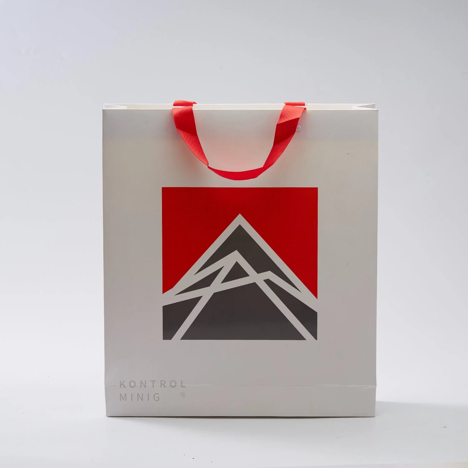 Custom Design Creative Shopping Paper Bag with Eyelet