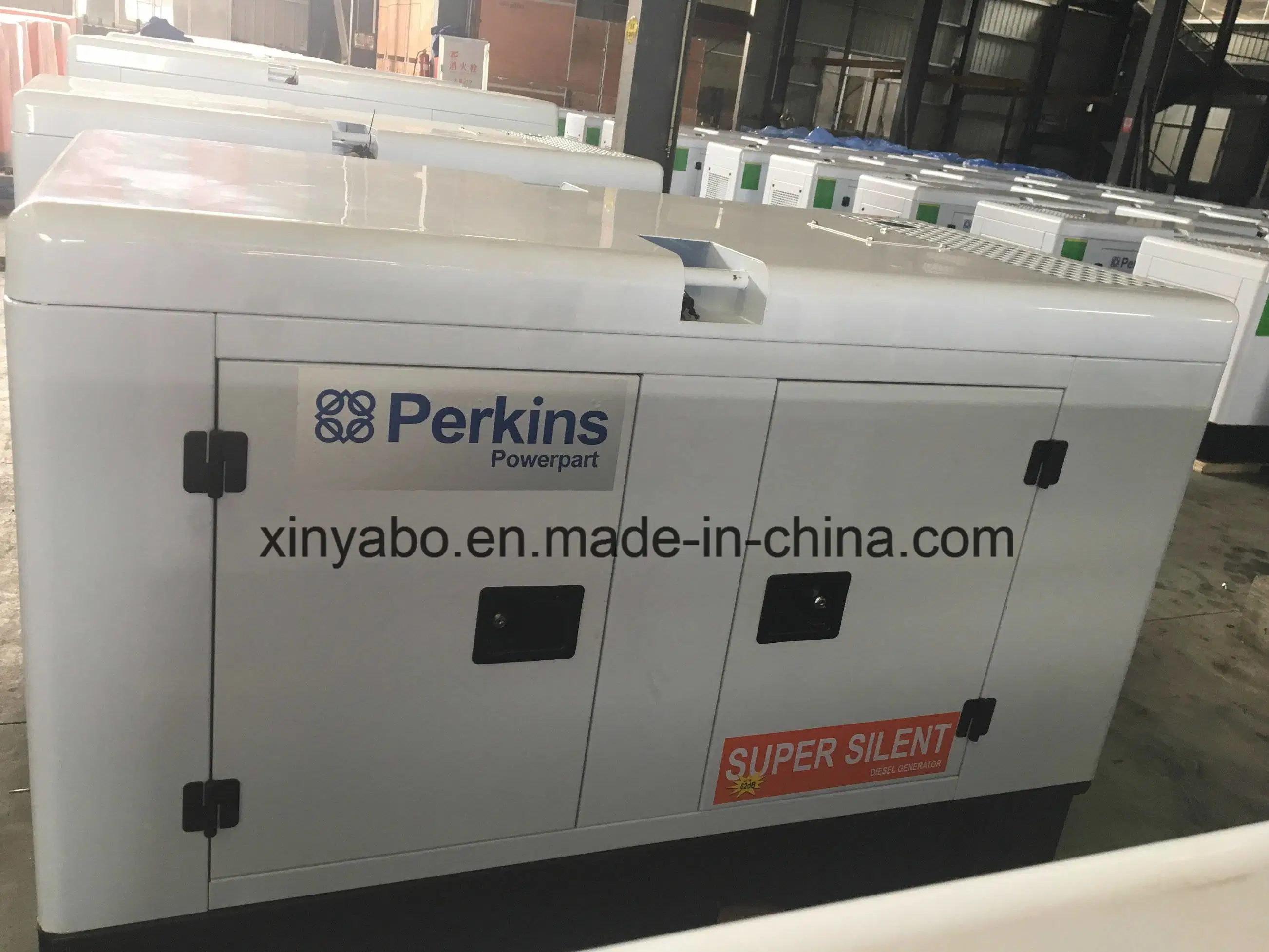 Grupo electrógeno diesel portátil con motor Perkins 15kVA.