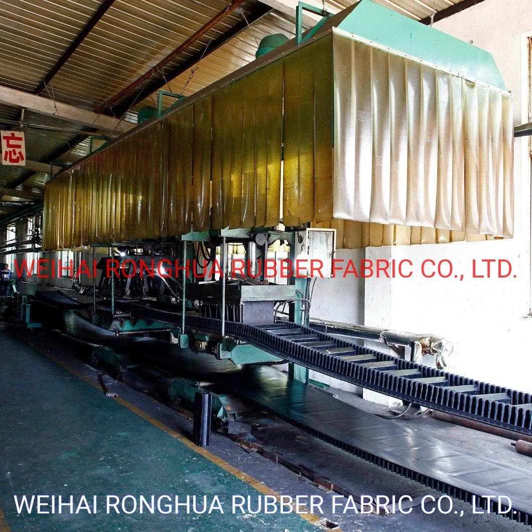 Hot Sale/Ep/Corrugated Sidewall Conveyor Belt with Natural Rubber and Cleat