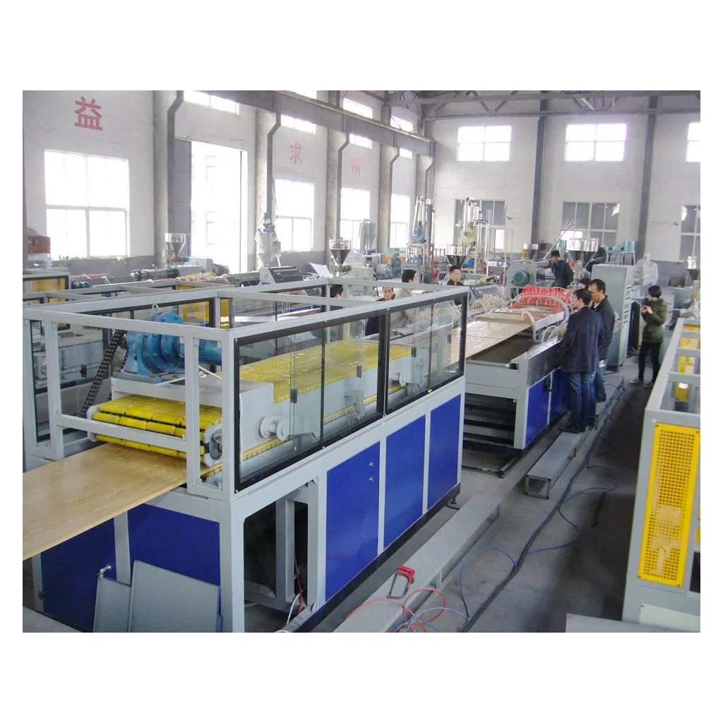 Machine de production de portes en plastique en bois WPC PVC