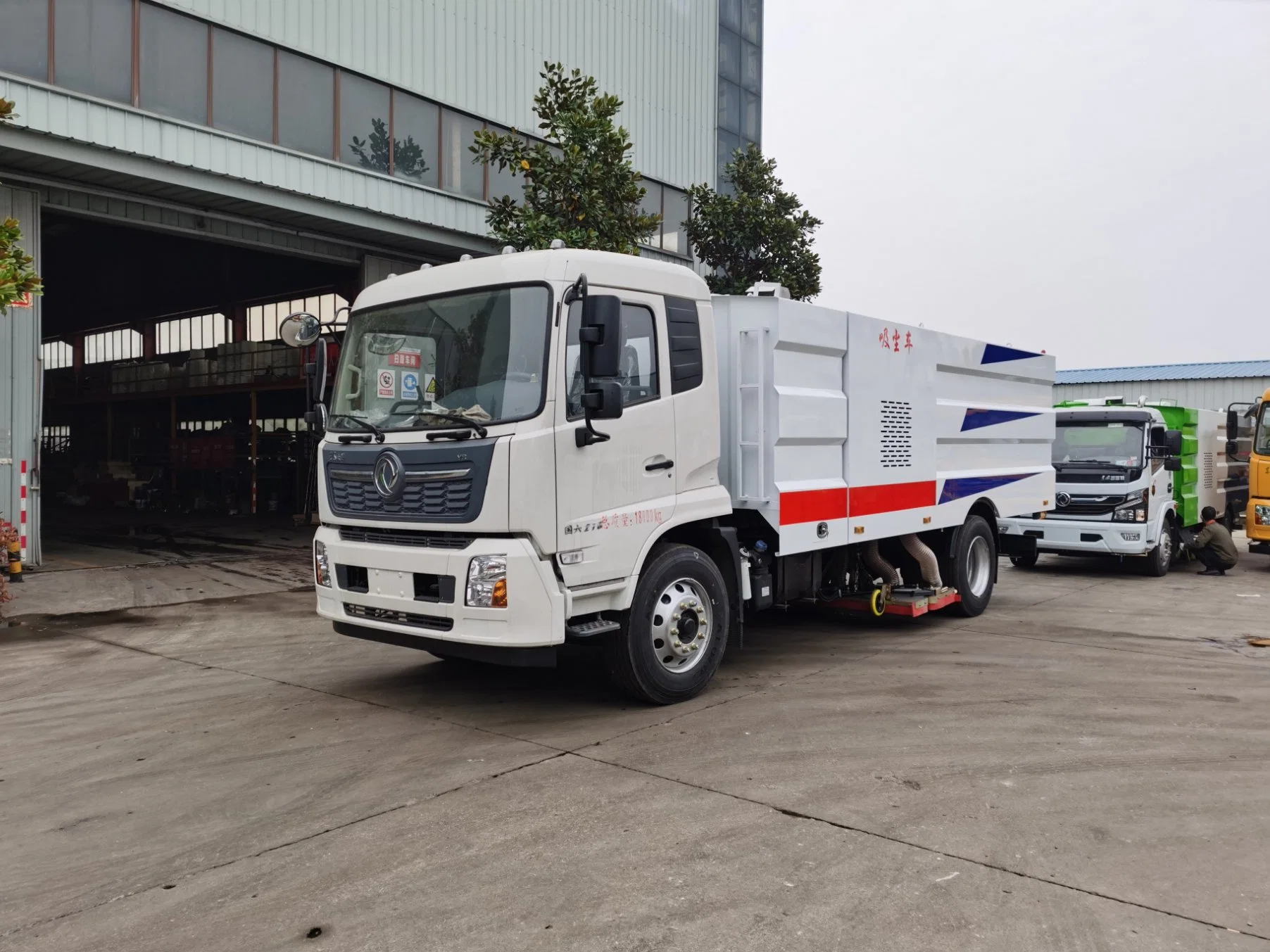 Airport Runway Sweeper Price of Vacuum Road Sweeper Truck