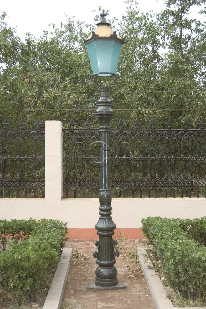 European Garden Street Lamp Single Lamp Head Cast Iron Material