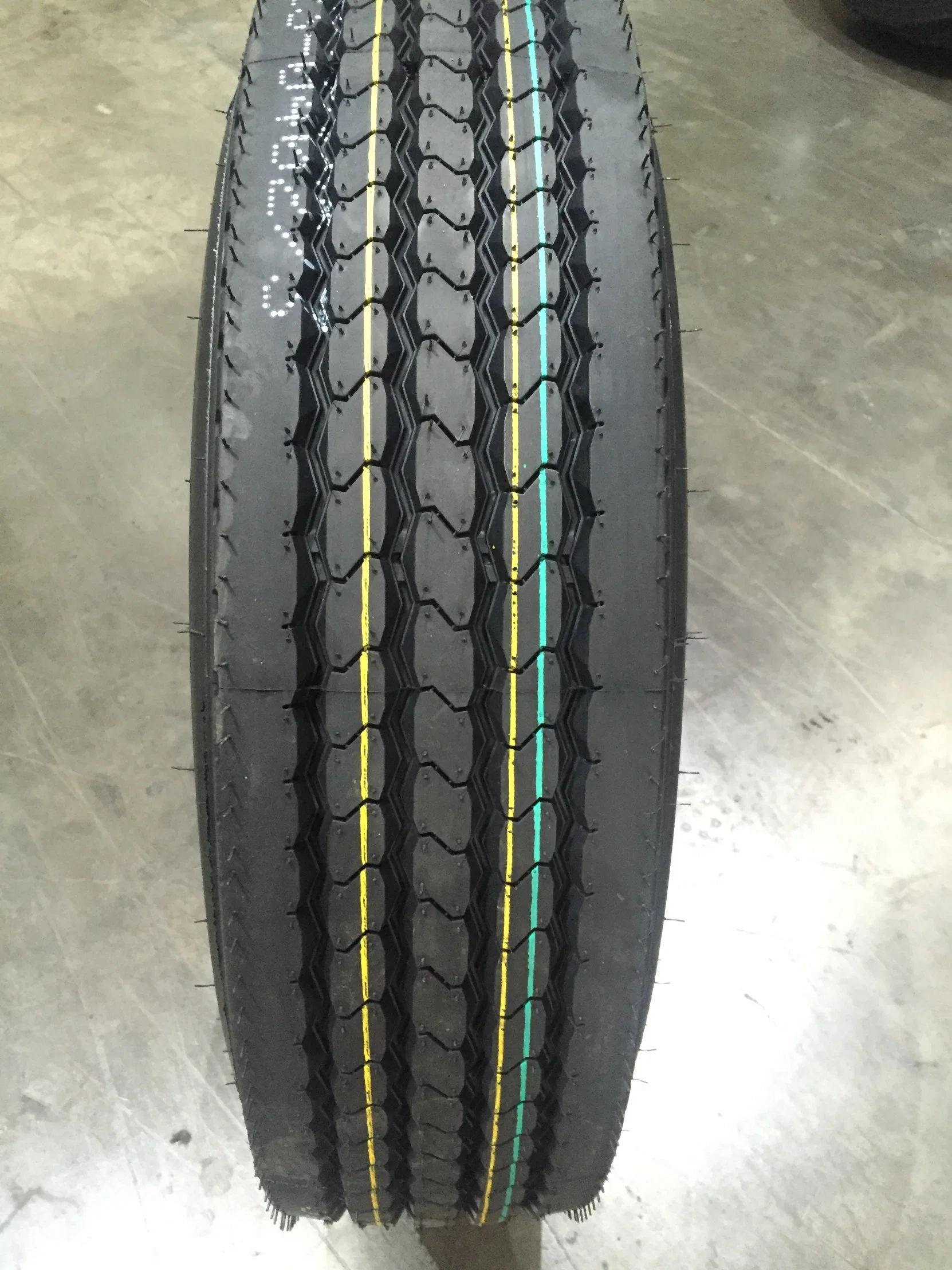 China Mayoreo 275/70r22.5 neumático radial de acero para autobuses TBR Marca Duraturn/Dynacargo