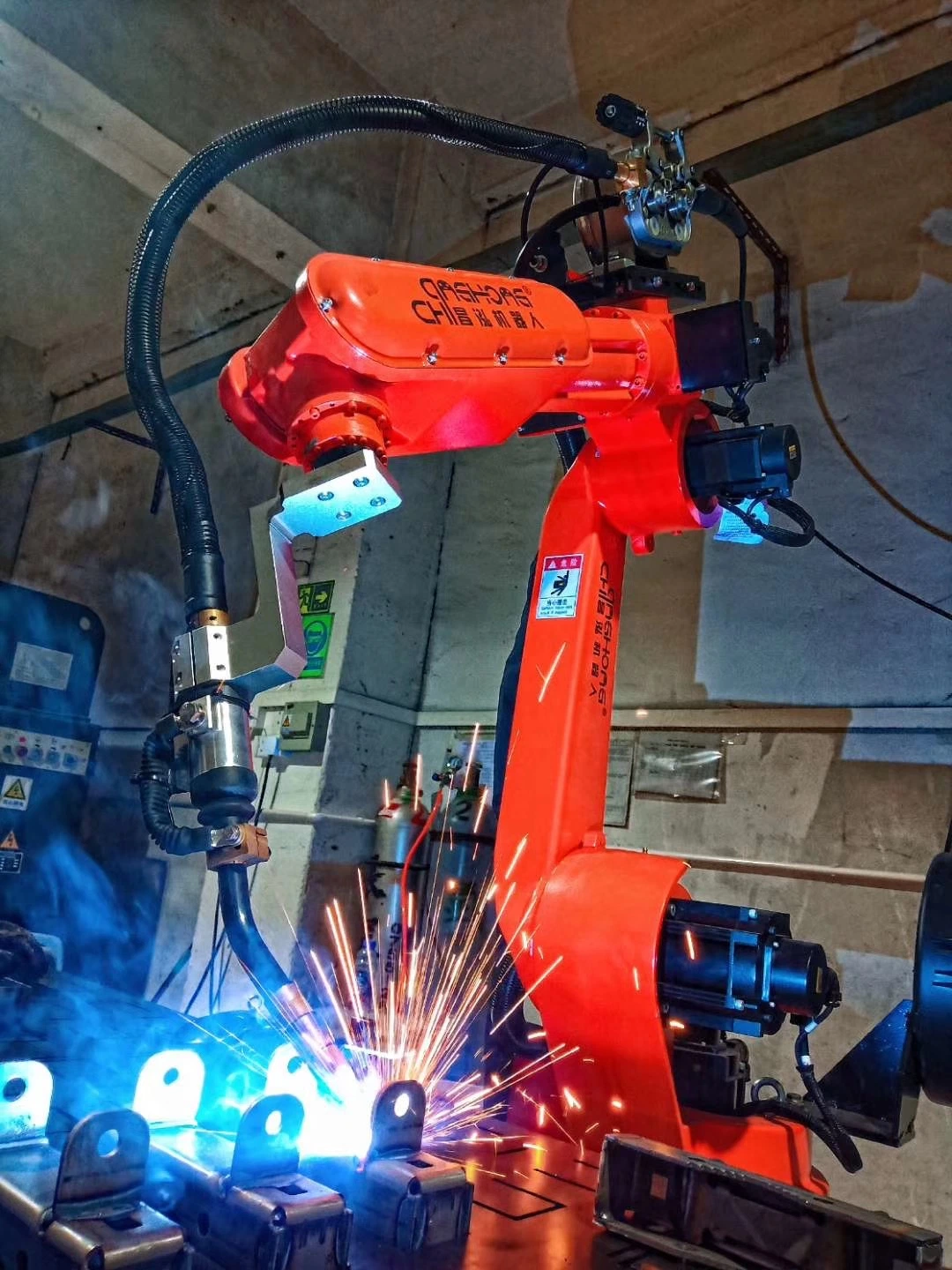 Hsr-Jh605 Robot for Automobile Andindustry-Steel Structure Parts Welding Hsr-Jh60